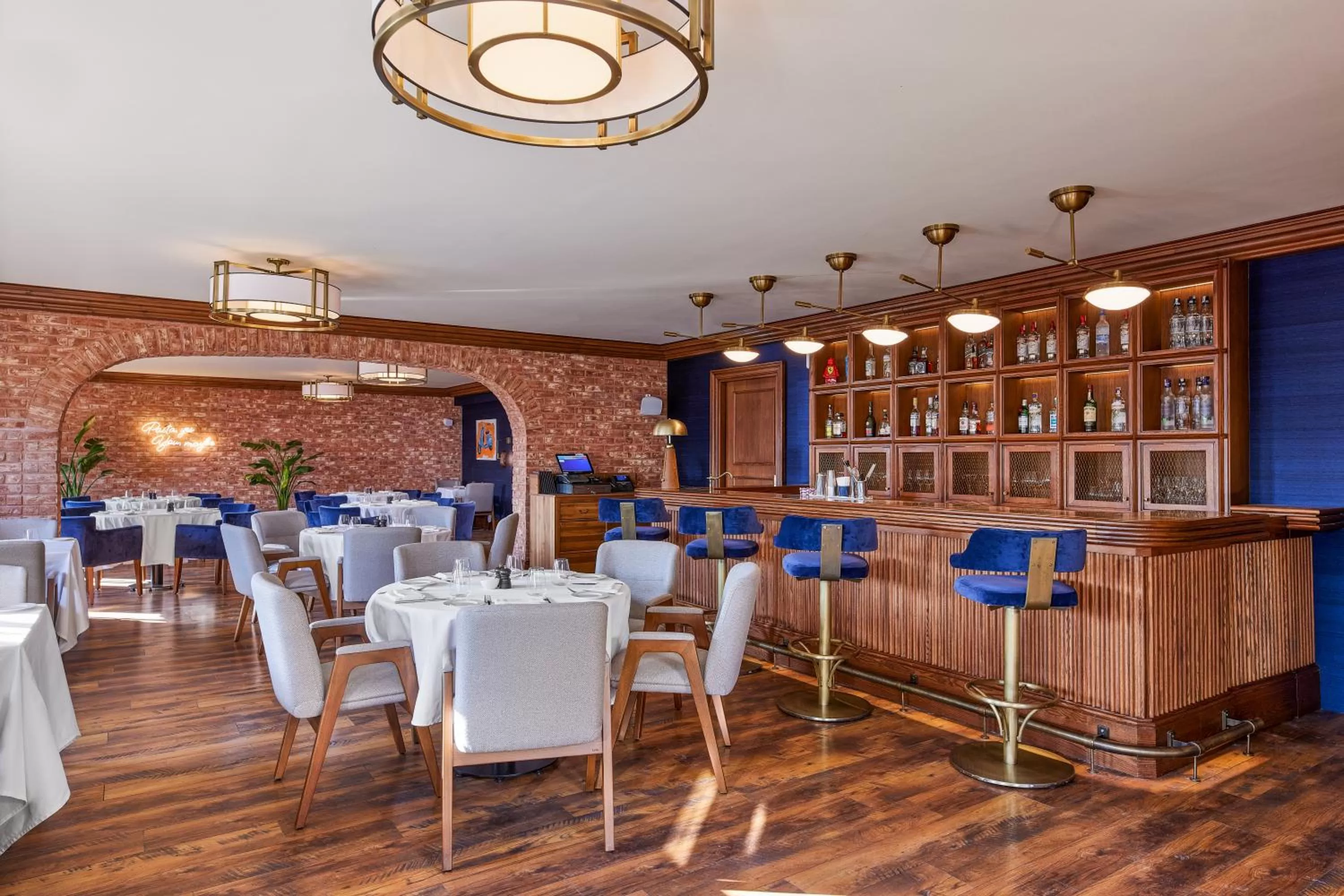 Restaurant/places to eat in Six Senses Kocatas Mansions