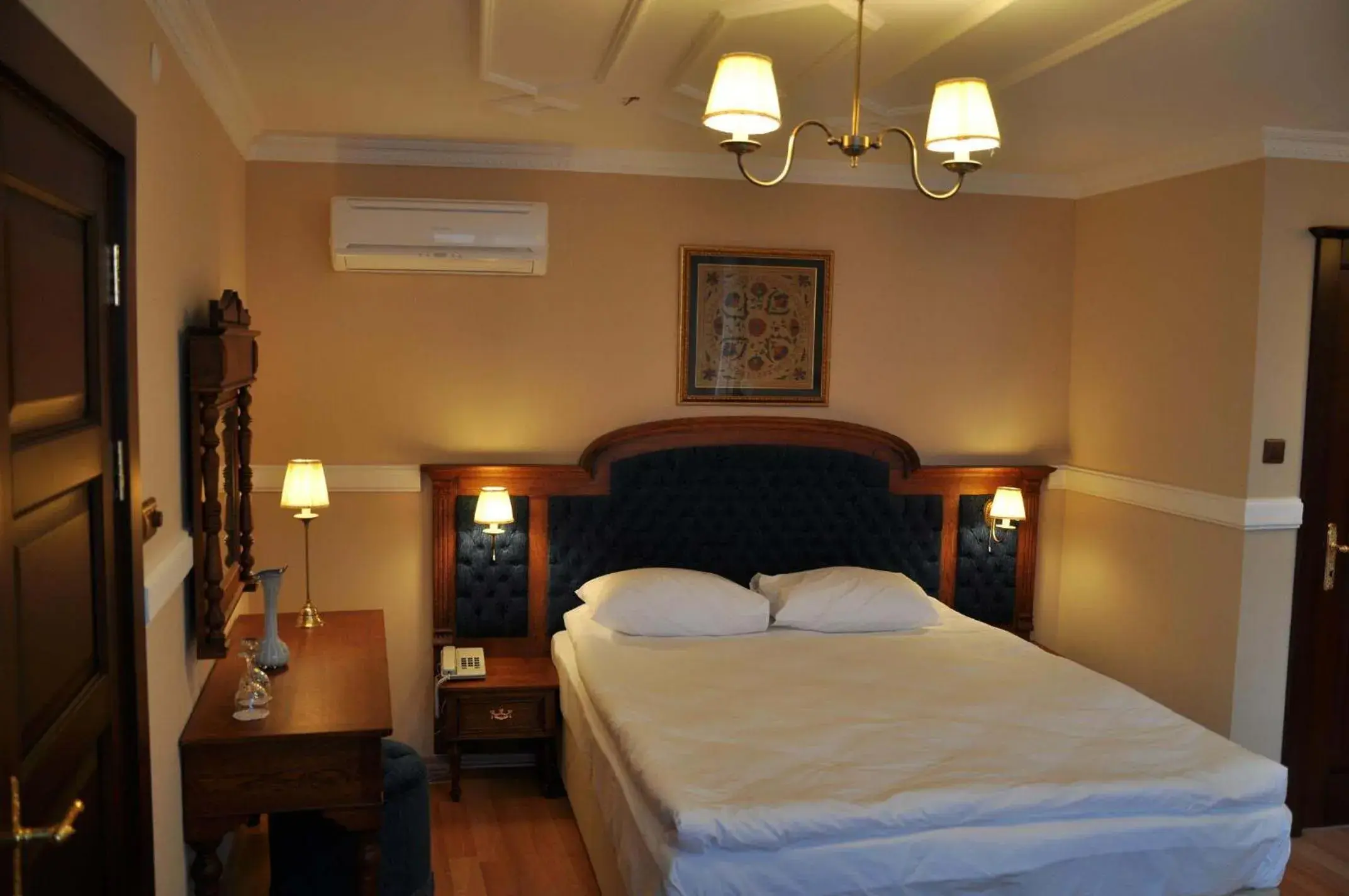 Bedroom, Bed in Aruna Boutique Hotel
