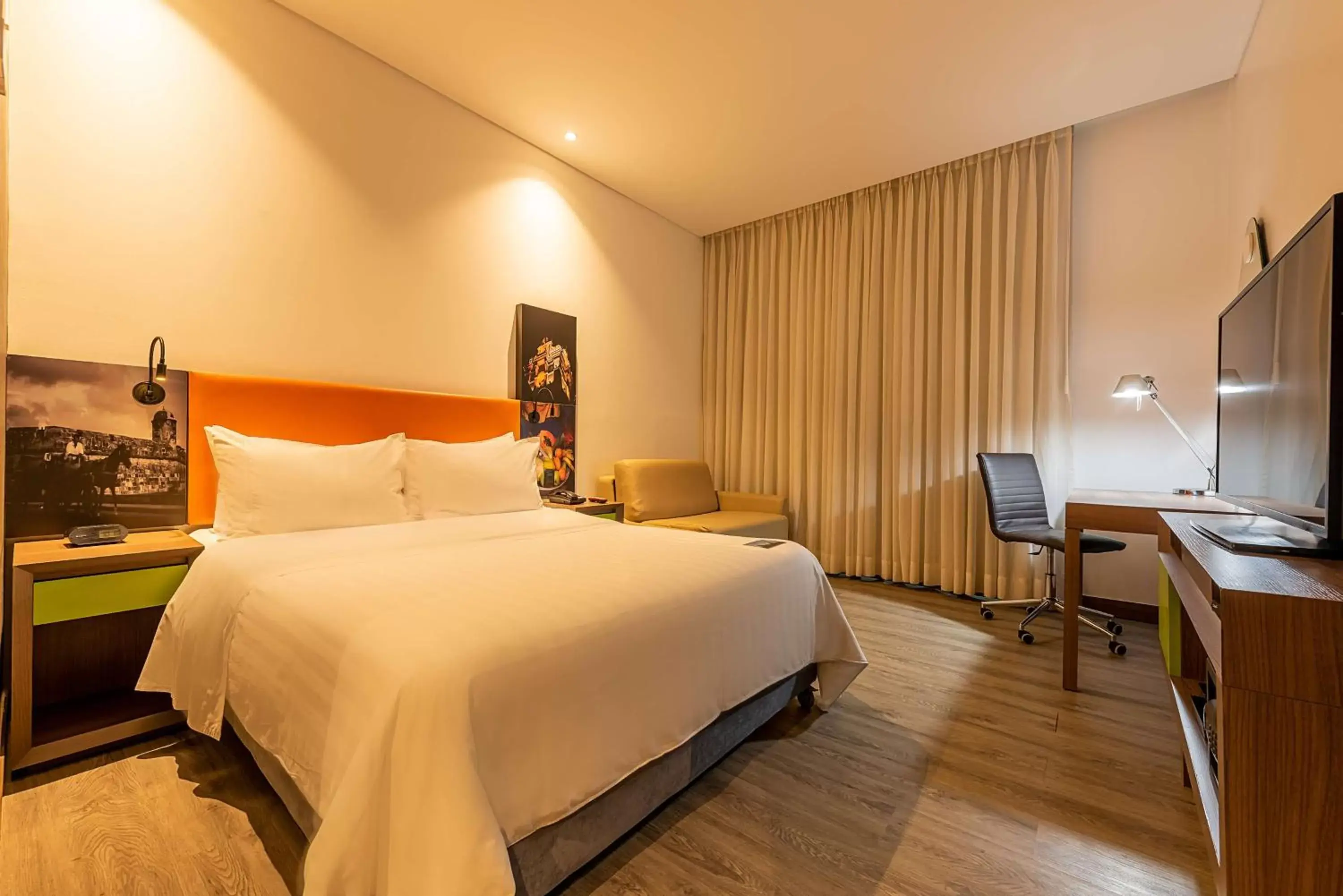 Bedroom, Bed in Hampton by Hilton Cartagena