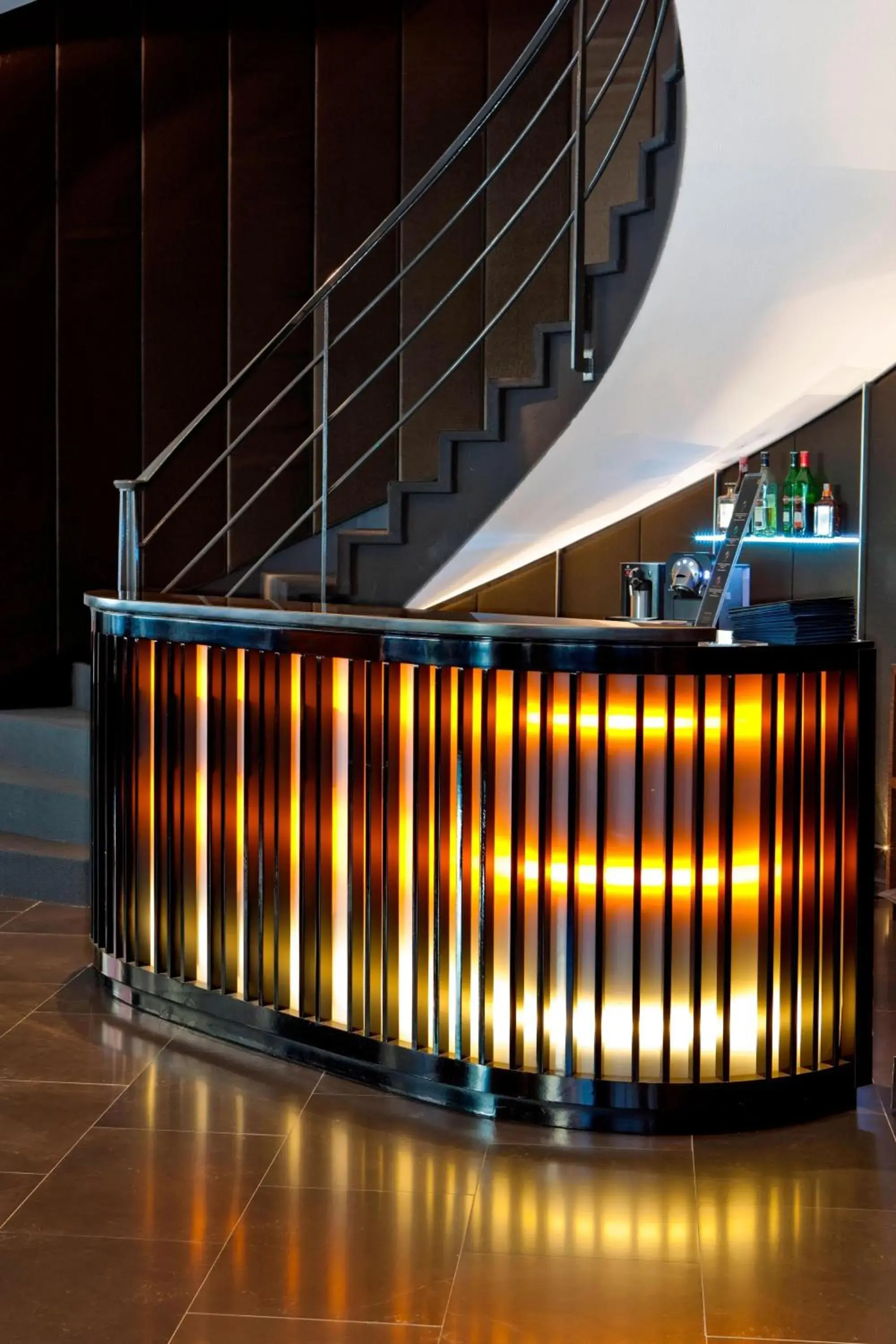 Lounge or bar, Lobby/Reception in AC Hotel Carlton Madrid by Marriott