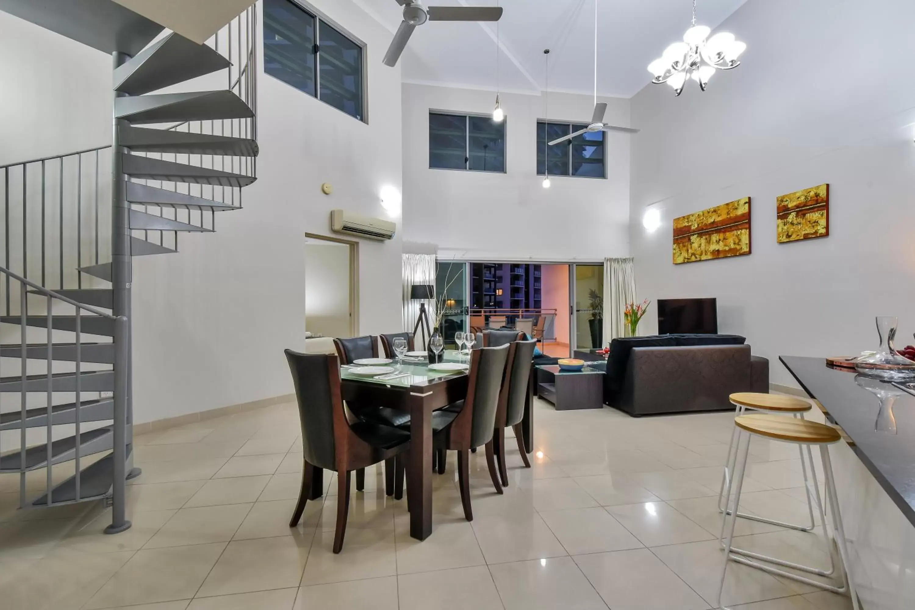 Living room, Restaurant/Places to Eat in Argus Apartments Darwin