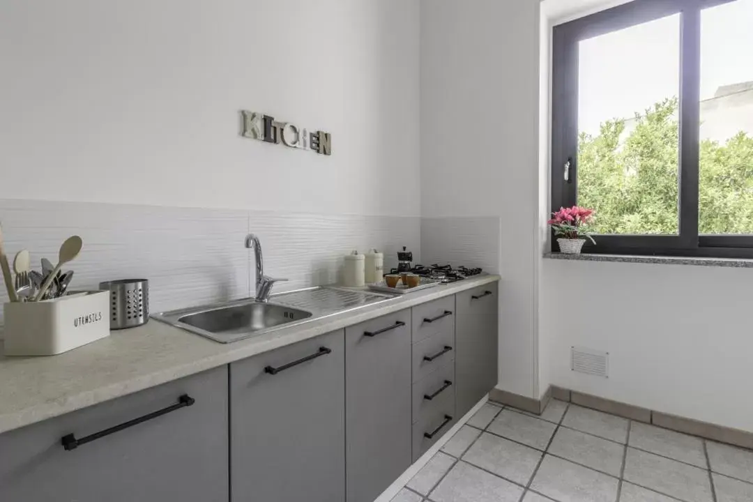 Kitchen or kitchenette, Kitchen/Kitchenette in La Gemma del Salento Rooms&Apartments