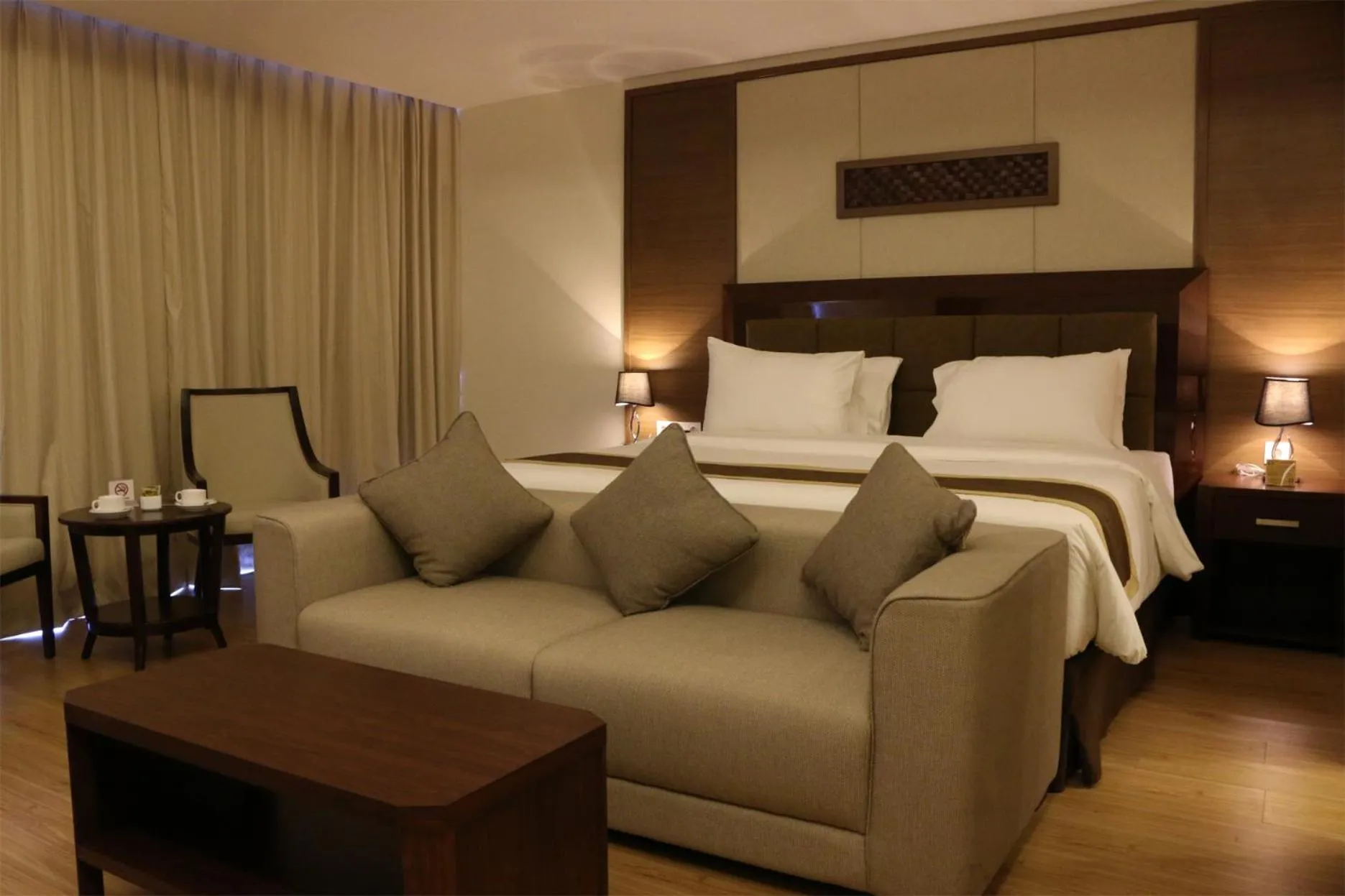 Photo of the whole room, Bed in Java Palace Hotel