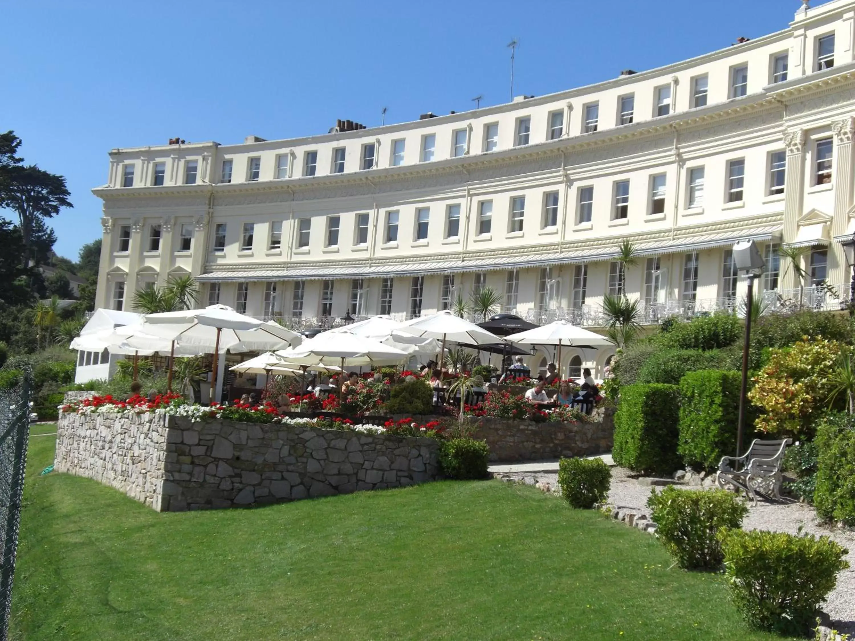 Garden, Property Building in The Osborne Hotel