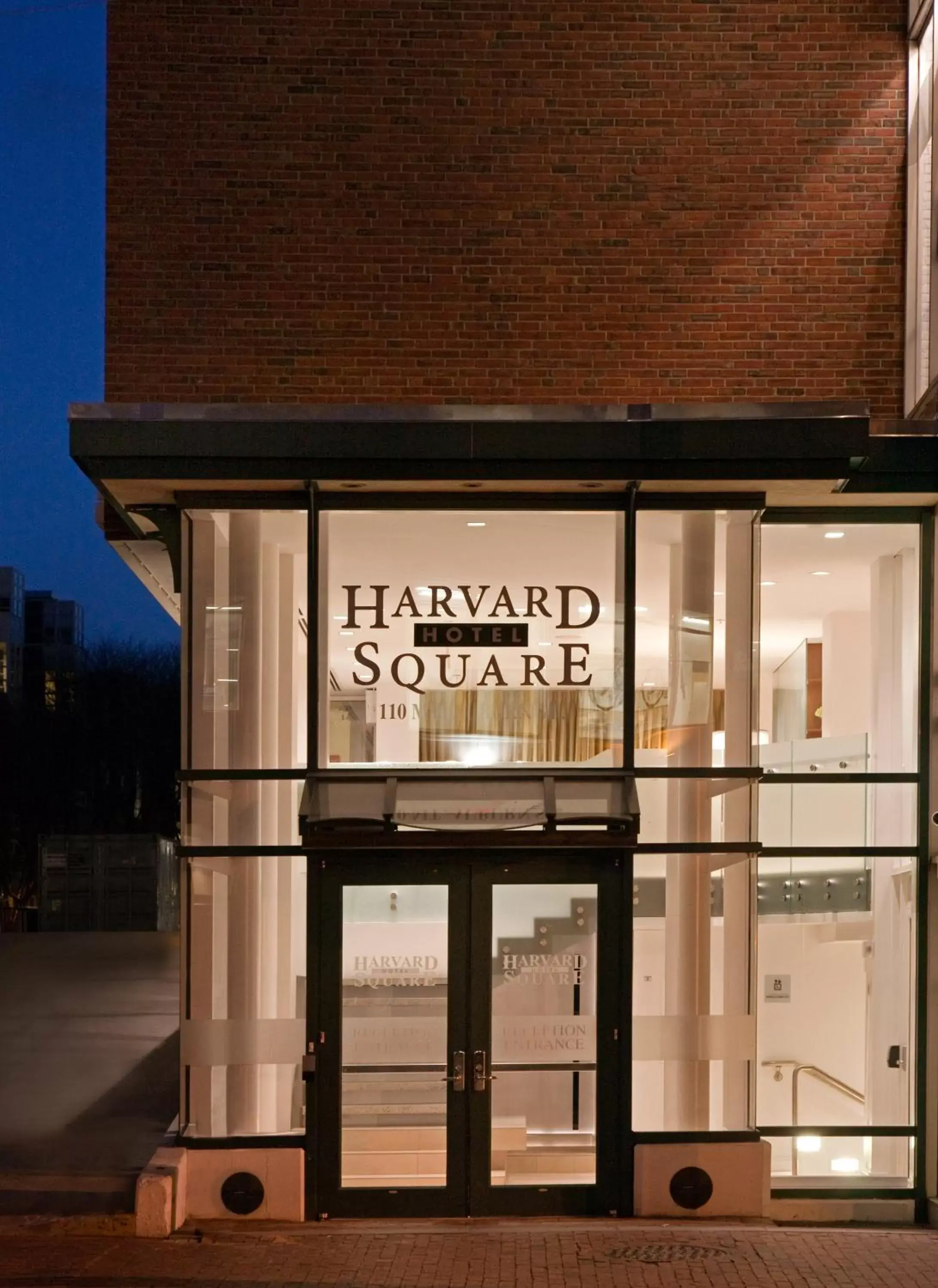 Facade/entrance in Harvard Square Hotel