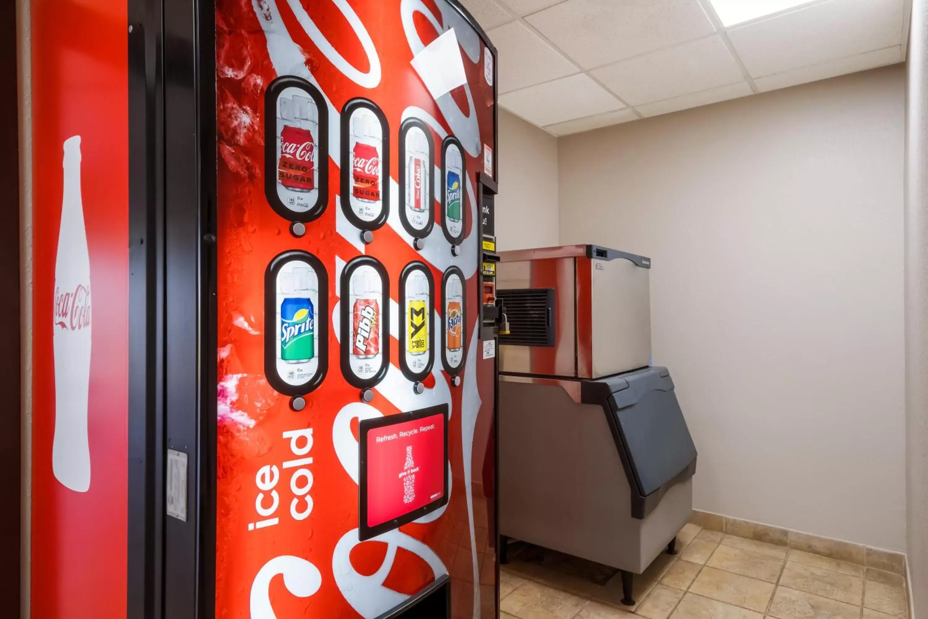 vending machine in Quality Inn Jefferson at I-85