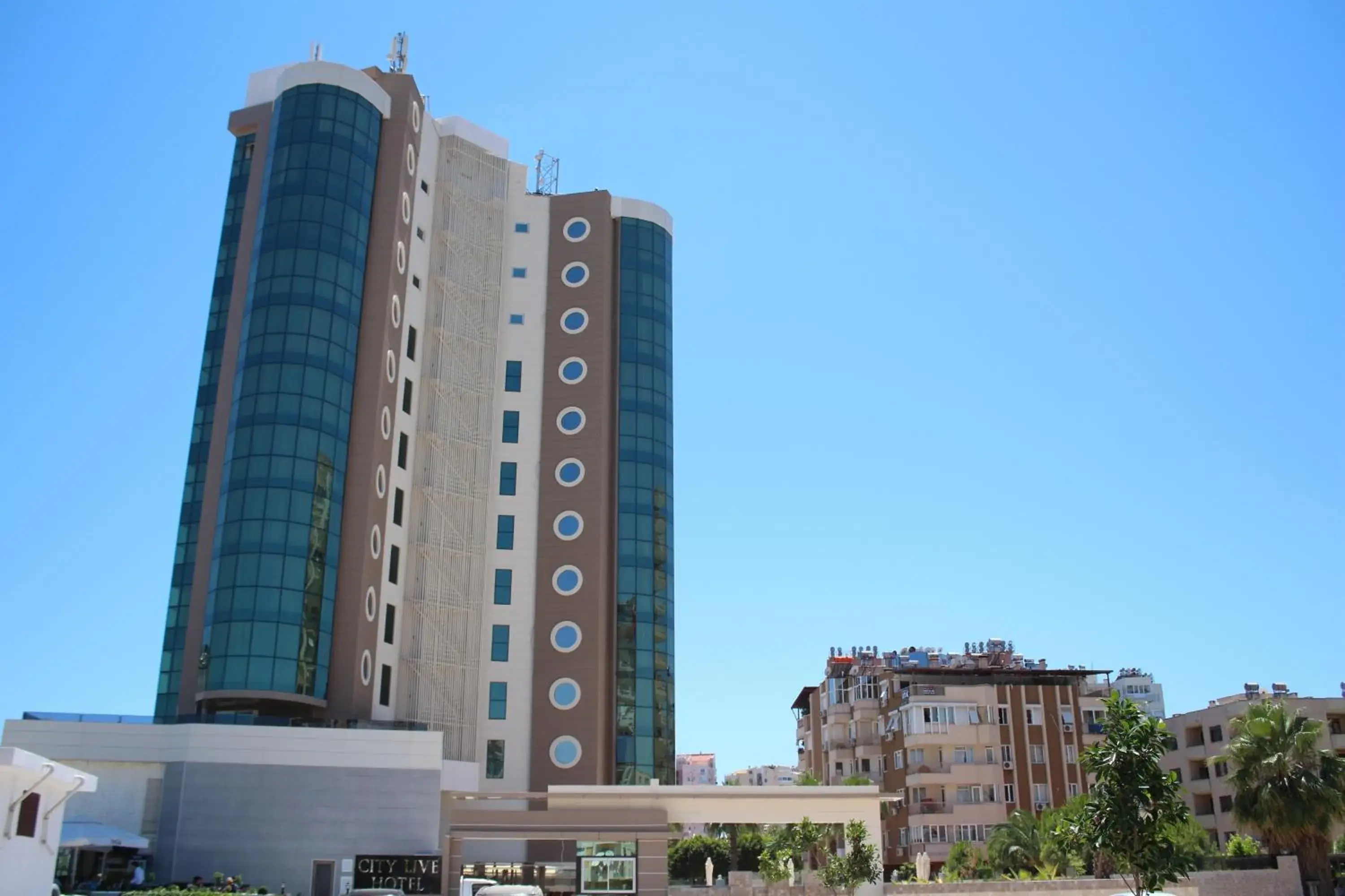 Facade/entrance, Property Building in City Live Hotel