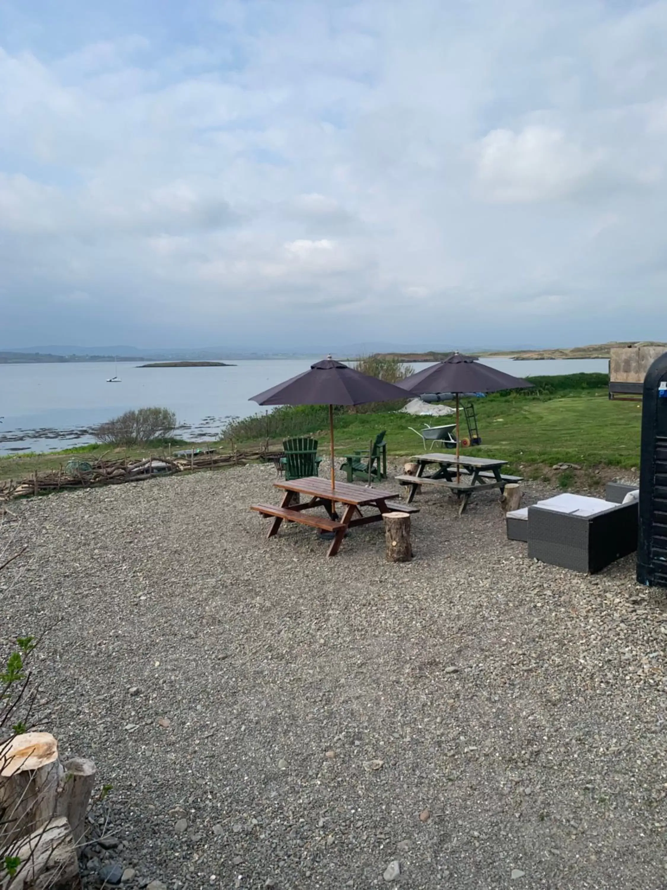 Dining area, Beach in Heir Island House