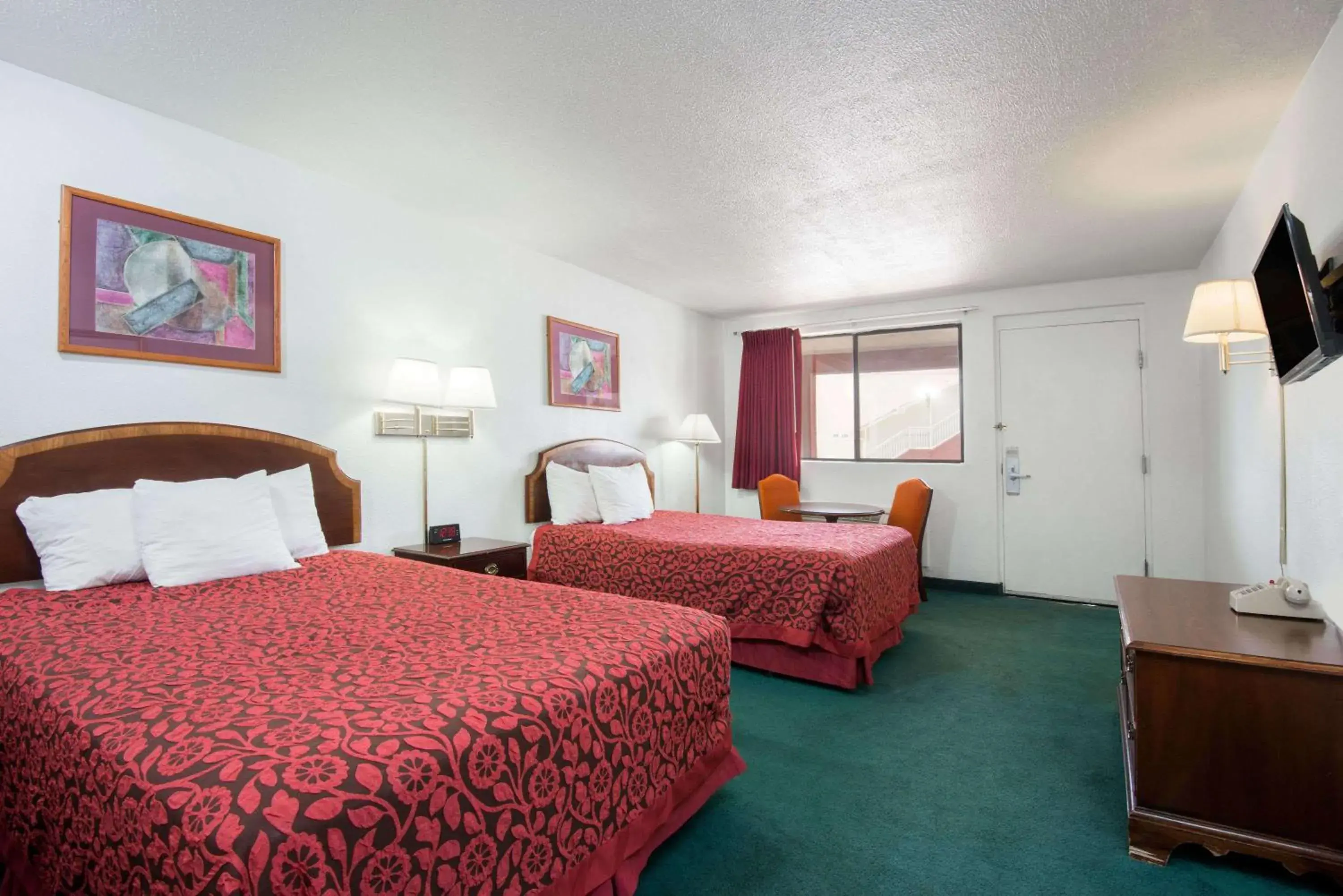 Photo of the whole room, Bed in Days Inn by Wyndham Gallup