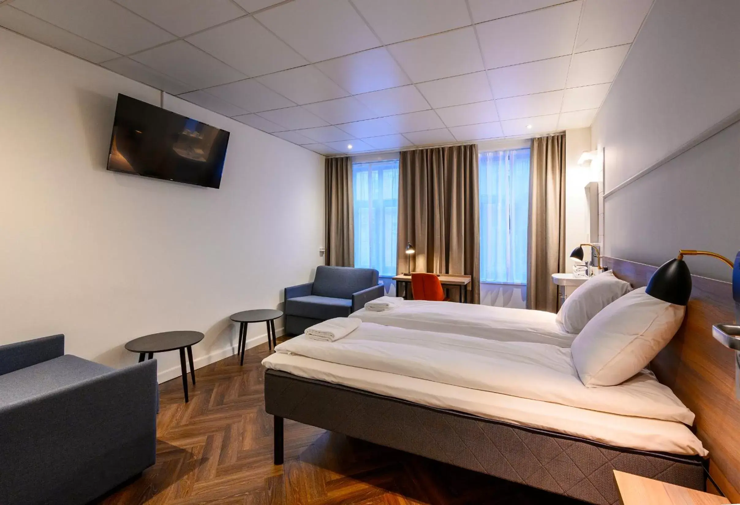 Photo of the whole room, Bed in Go Hotel Saga Photo of the whole room, Bed in Go Hotel Saga