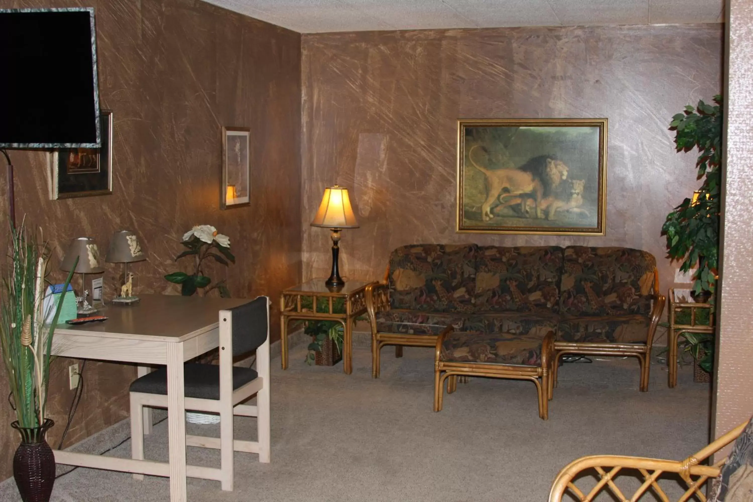 Seating Area in Gladstone Inn and Suites