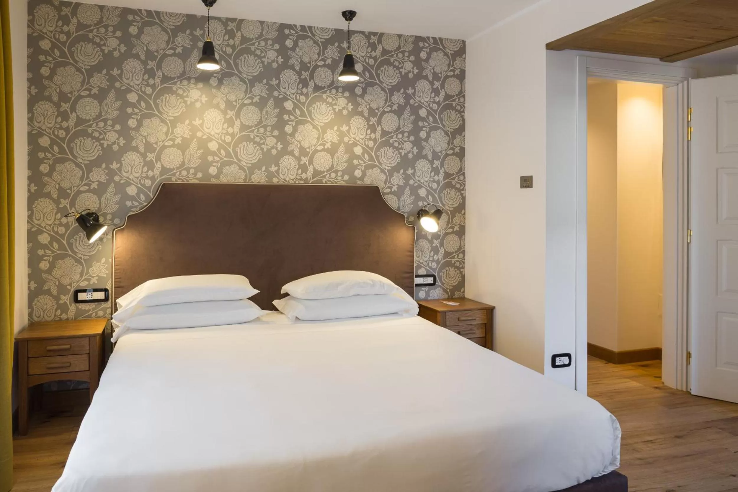 Bed in Duca D'Aosta Hotel