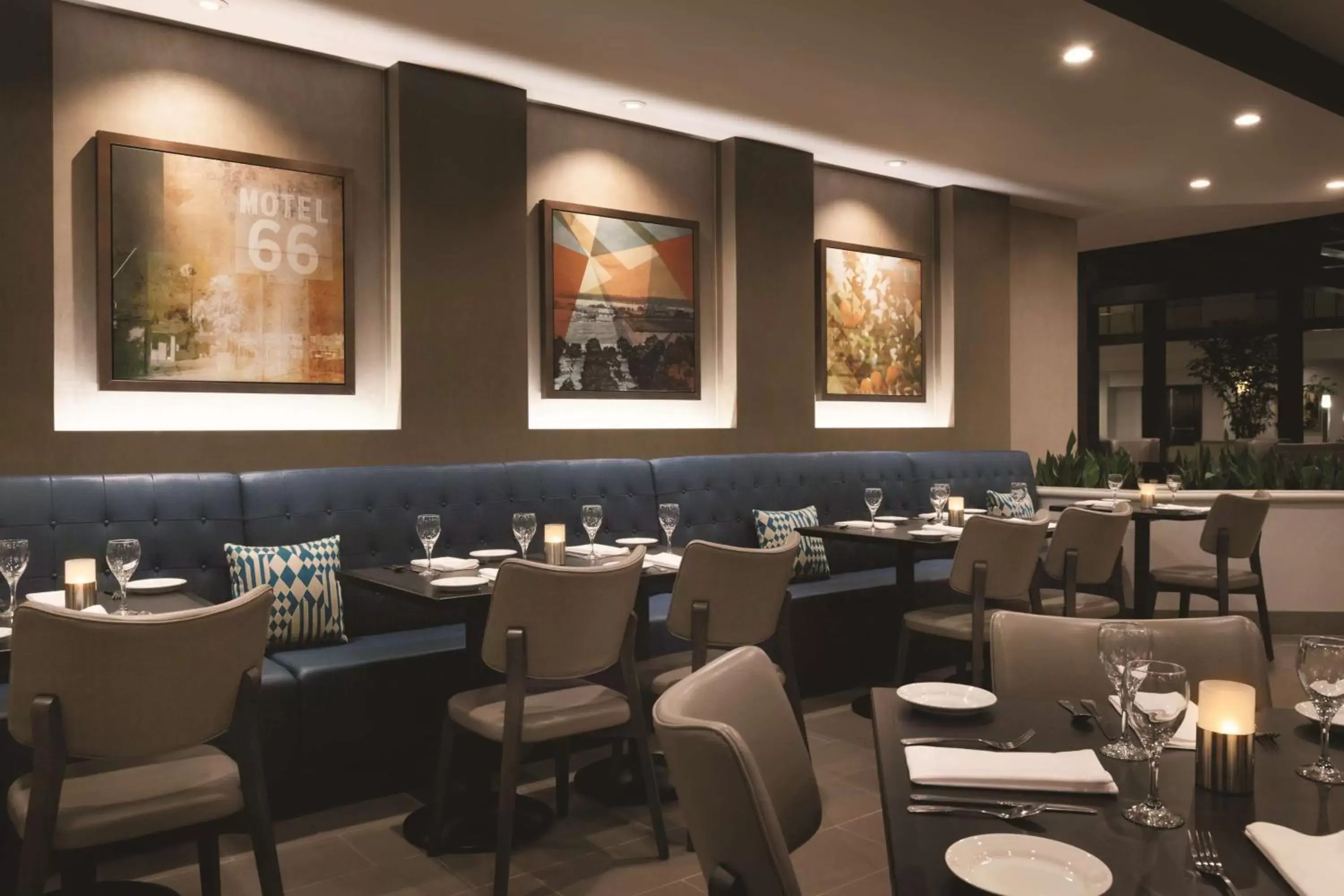 Restaurant/places to eat in Embassy Suites by Hilton Brea - North Orange County Restaurant/places to eat in Embassy Suites by Hilton Brea - North Orange County