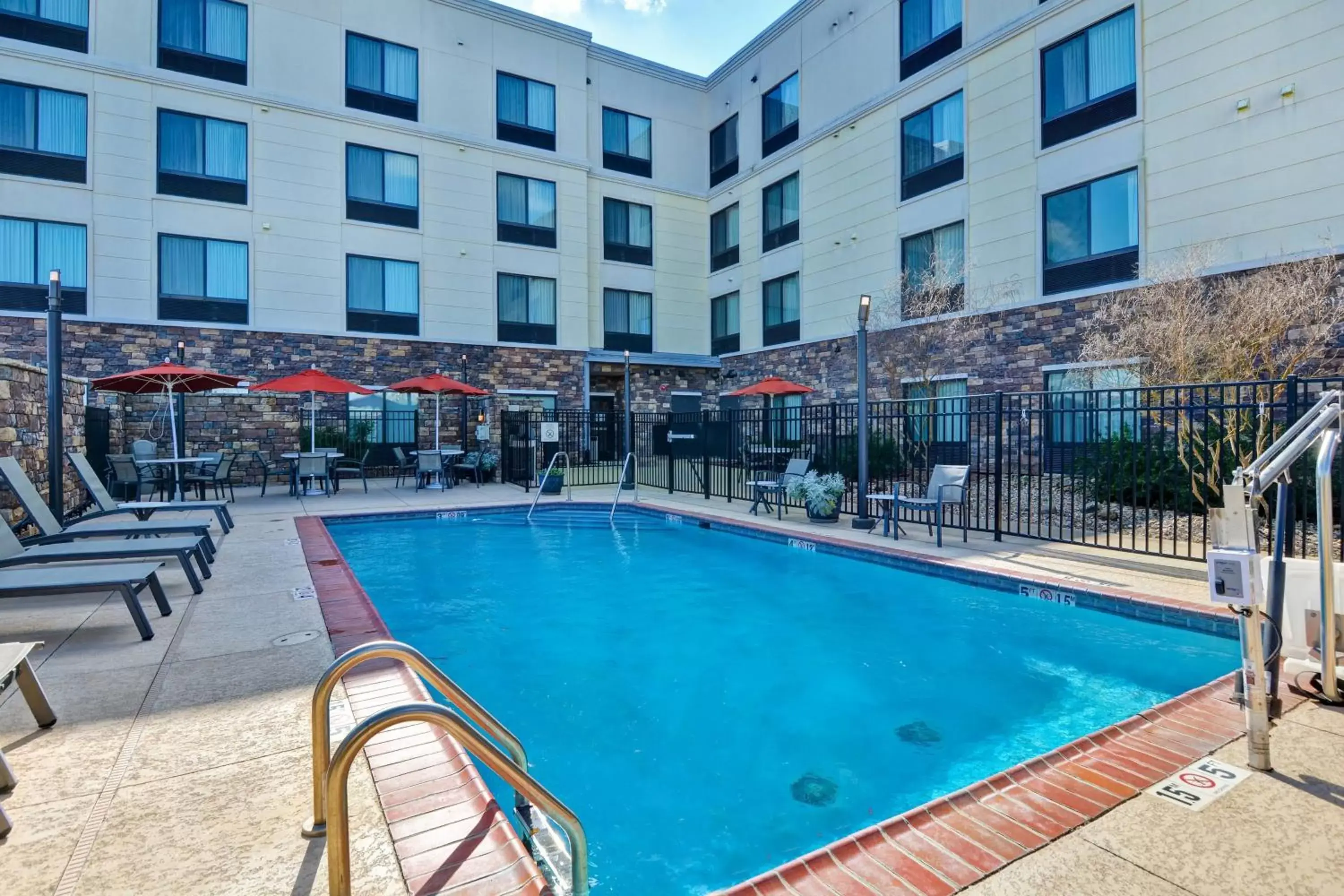 Swimming Pool in TownePlace Suites by Marriott Alexandria