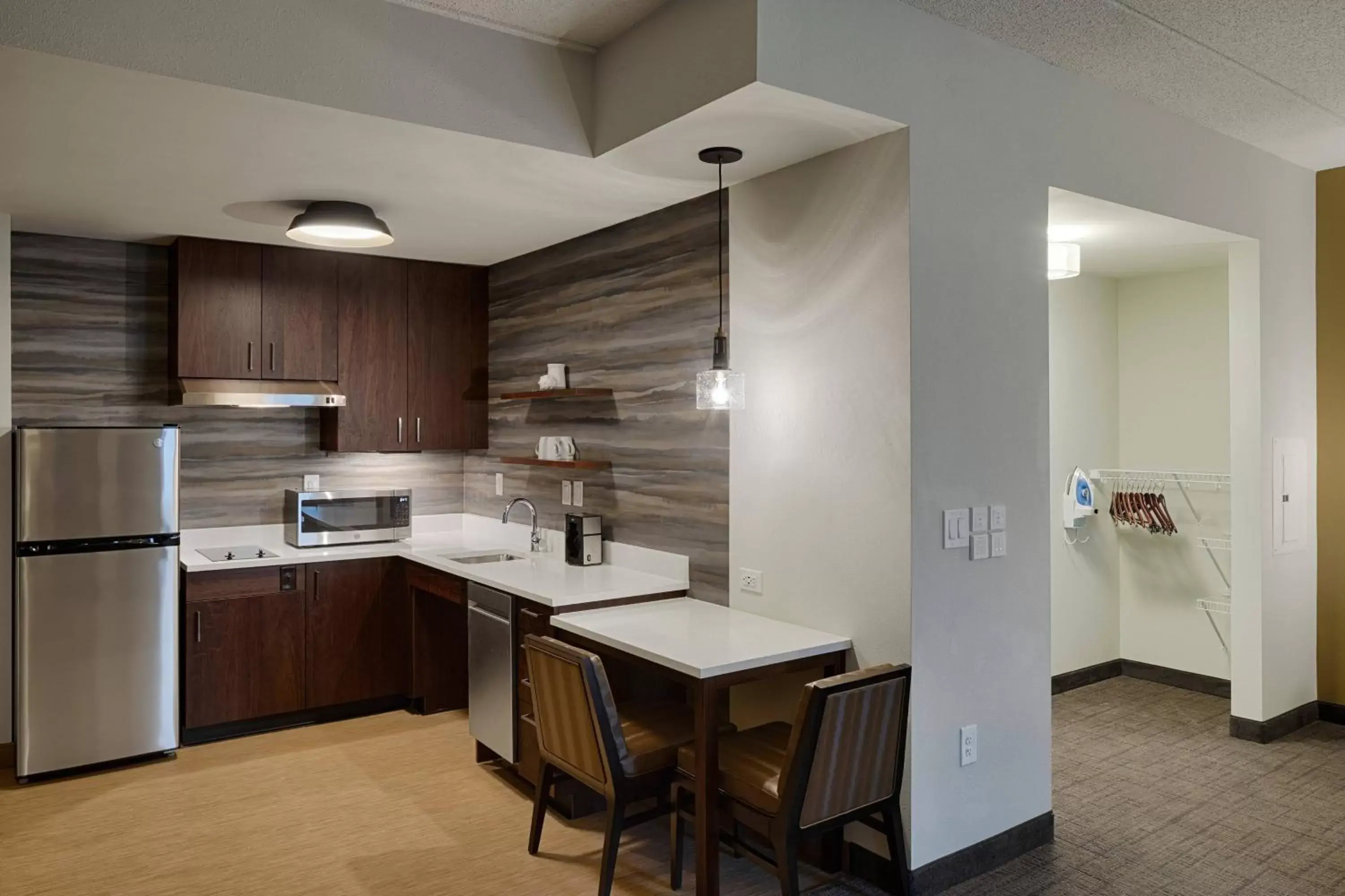 Bedroom, Kitchen/Kitchenette in Residence Inn by Marriott Columbus Airport
