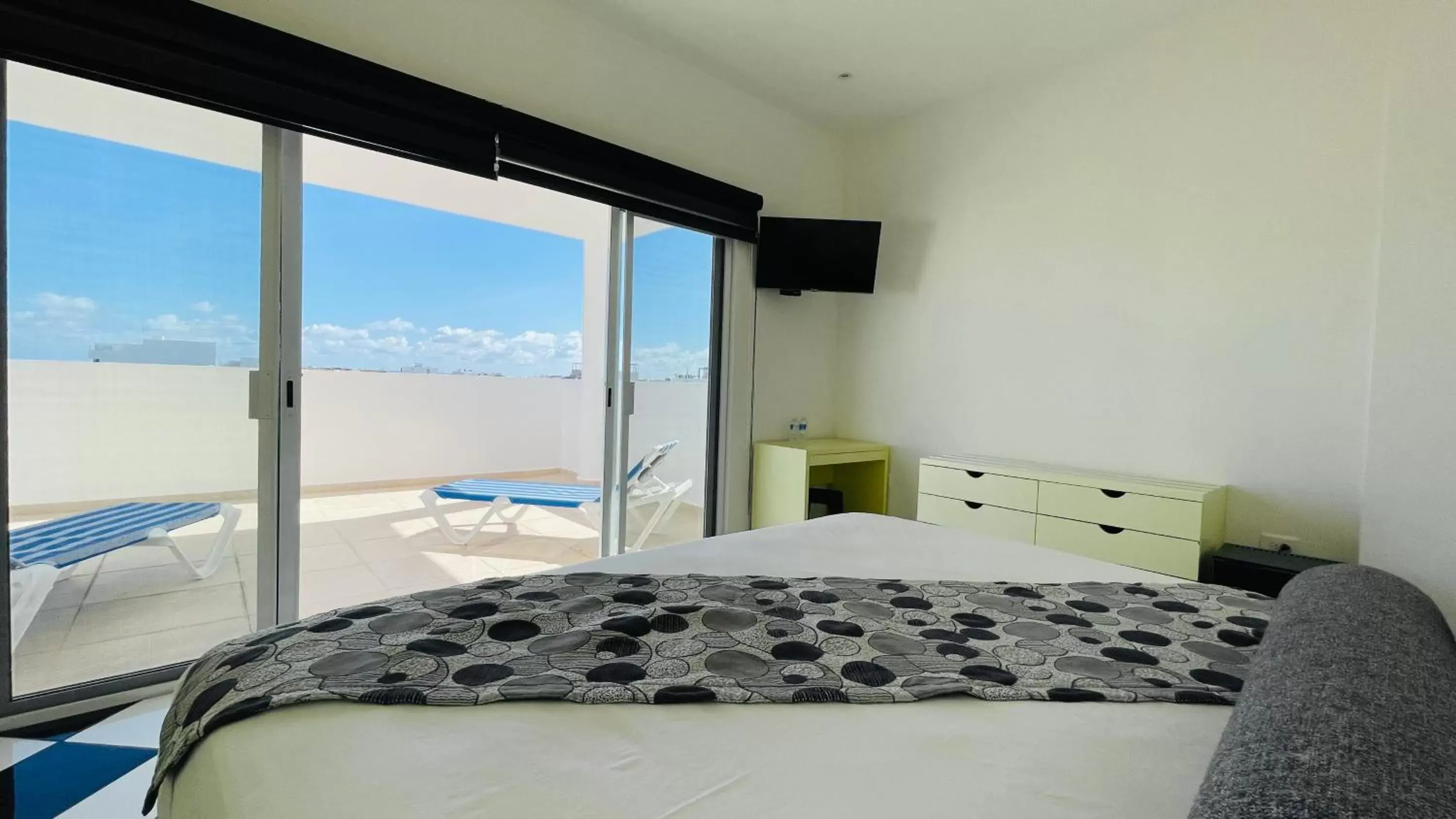 Bedroom, Bed in WINDAY HOTEL - Cerca 5a Avenida