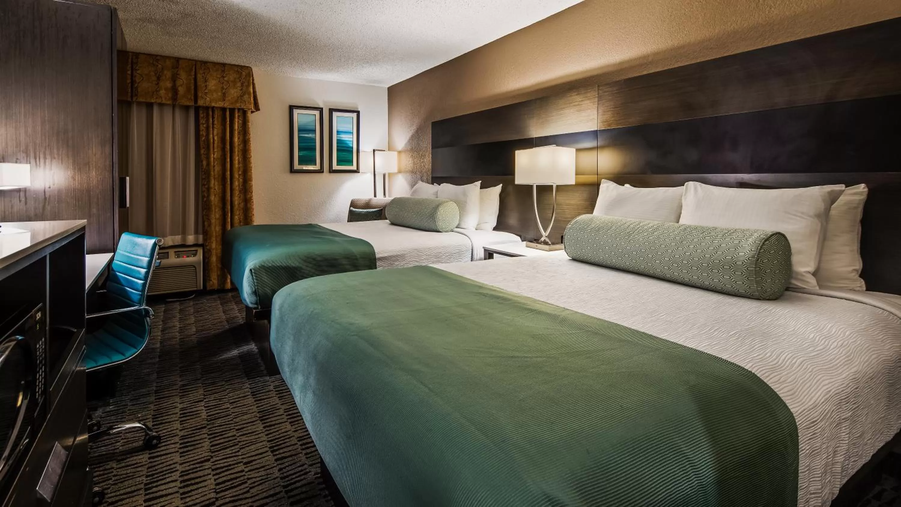 Bed in Clarion Pointe near Medical Center