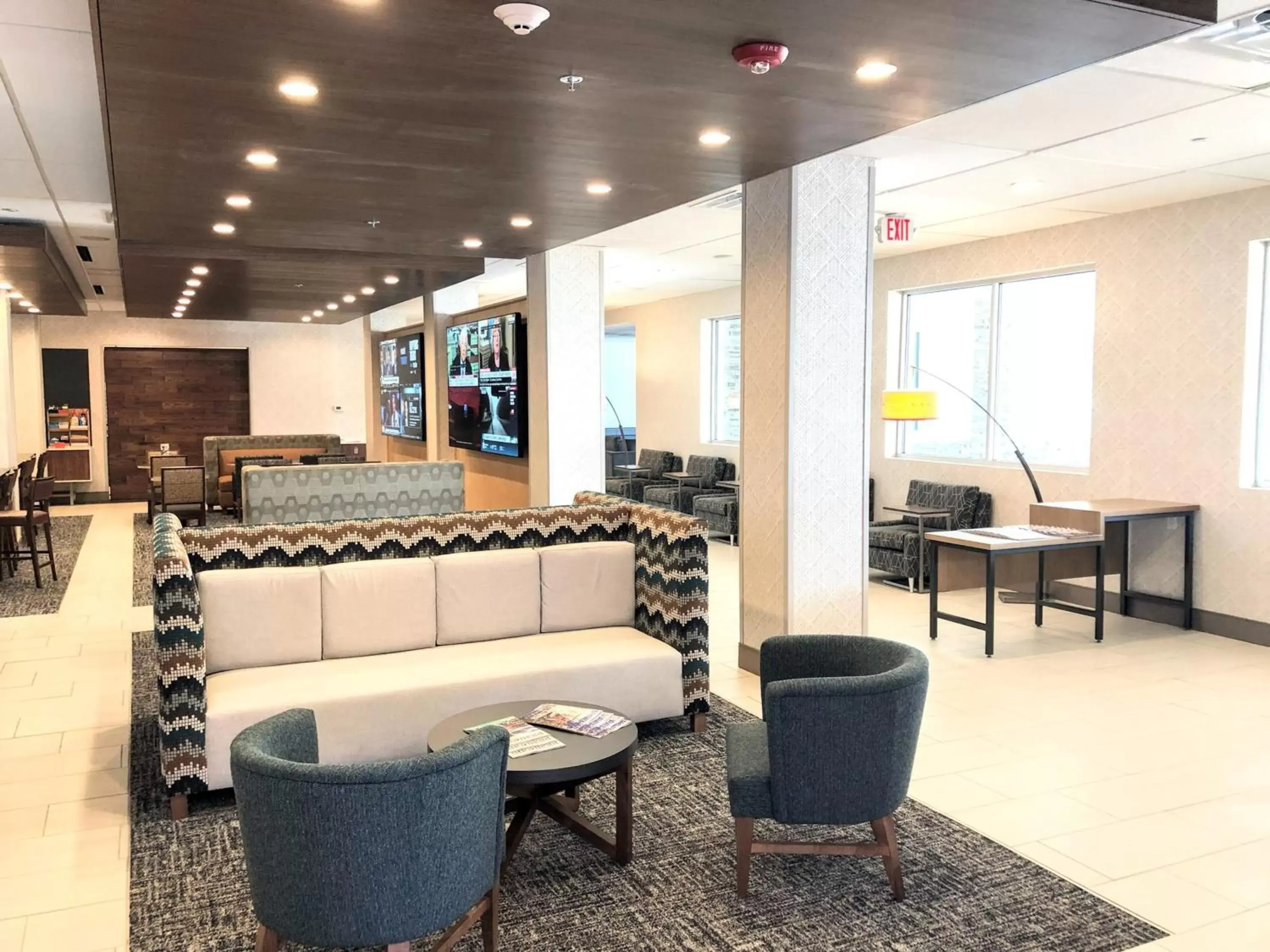 Property building, Lobby/Reception in Holiday Inn Express Richmond - Midtown, an IHG Hotel