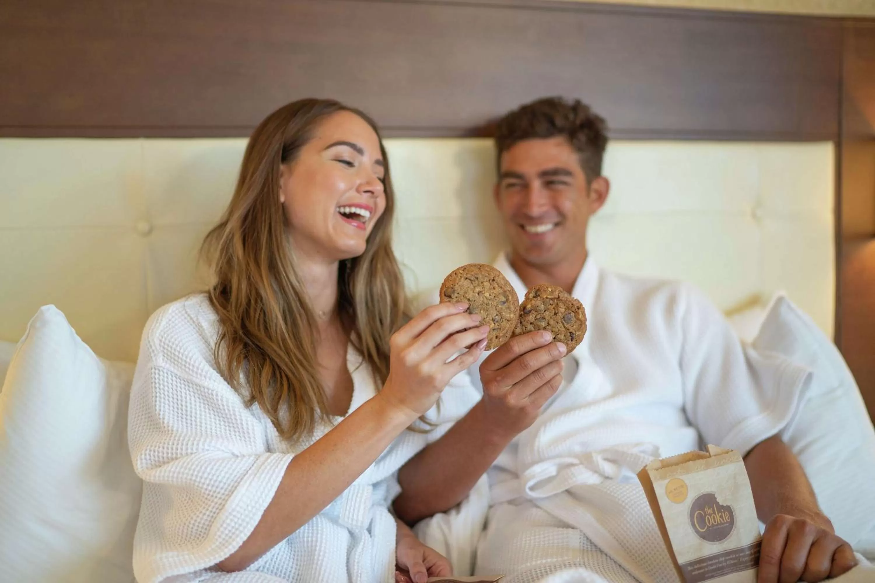 Bed in DoubleTree by Hilton Alana - Waikiki Beach