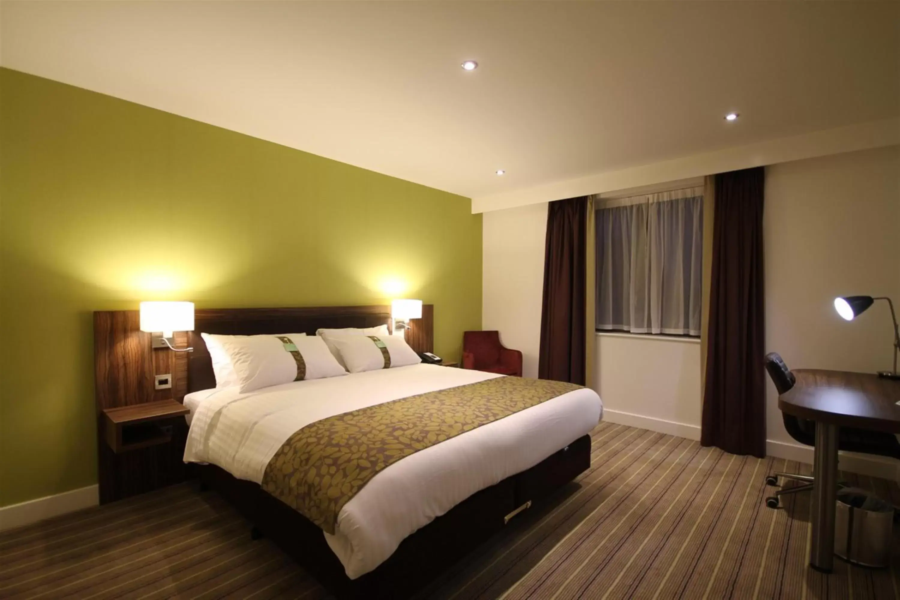 Photo of the whole room, Bed in Holiday Inn Huntingdon Racecourse, an IHG Hotel