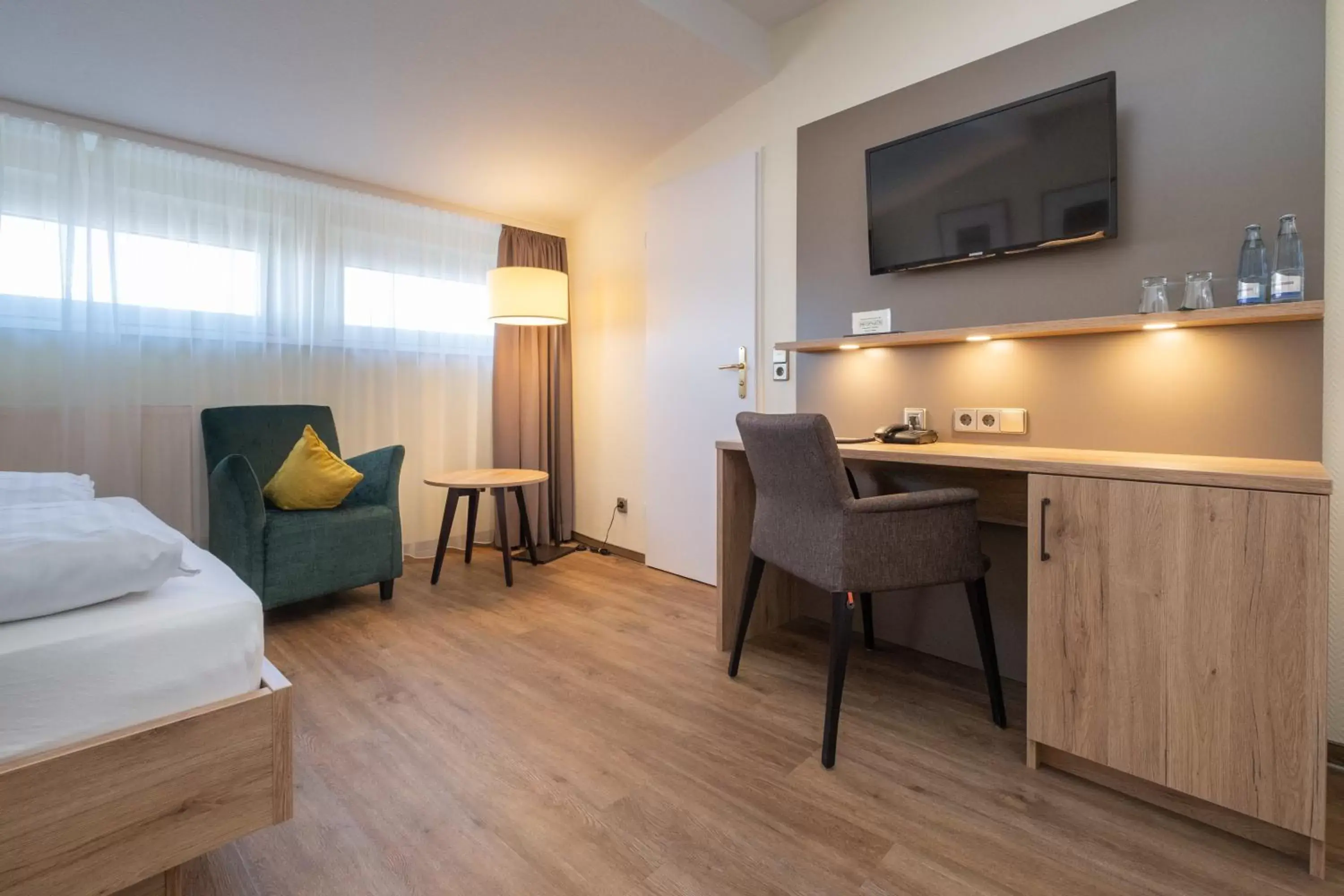 Photo of the whole room, Bed in Hotel Niedersächsischer Hof Photo of the whole room, Bed in Hotel Niedersächsischer Hof