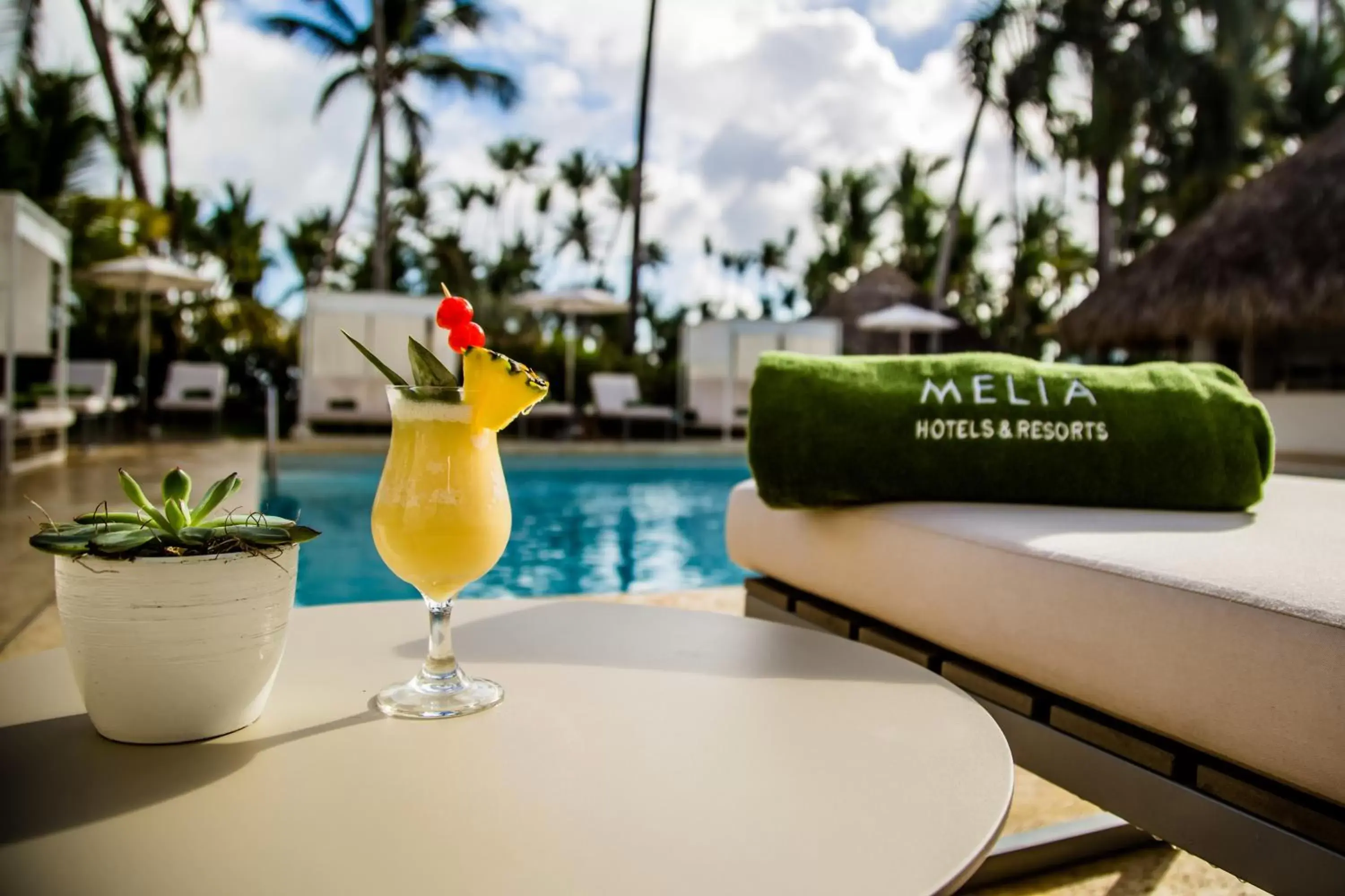 Swimming pool in Meliá Punta Cana Beach Wellness Inclusive - Adults only