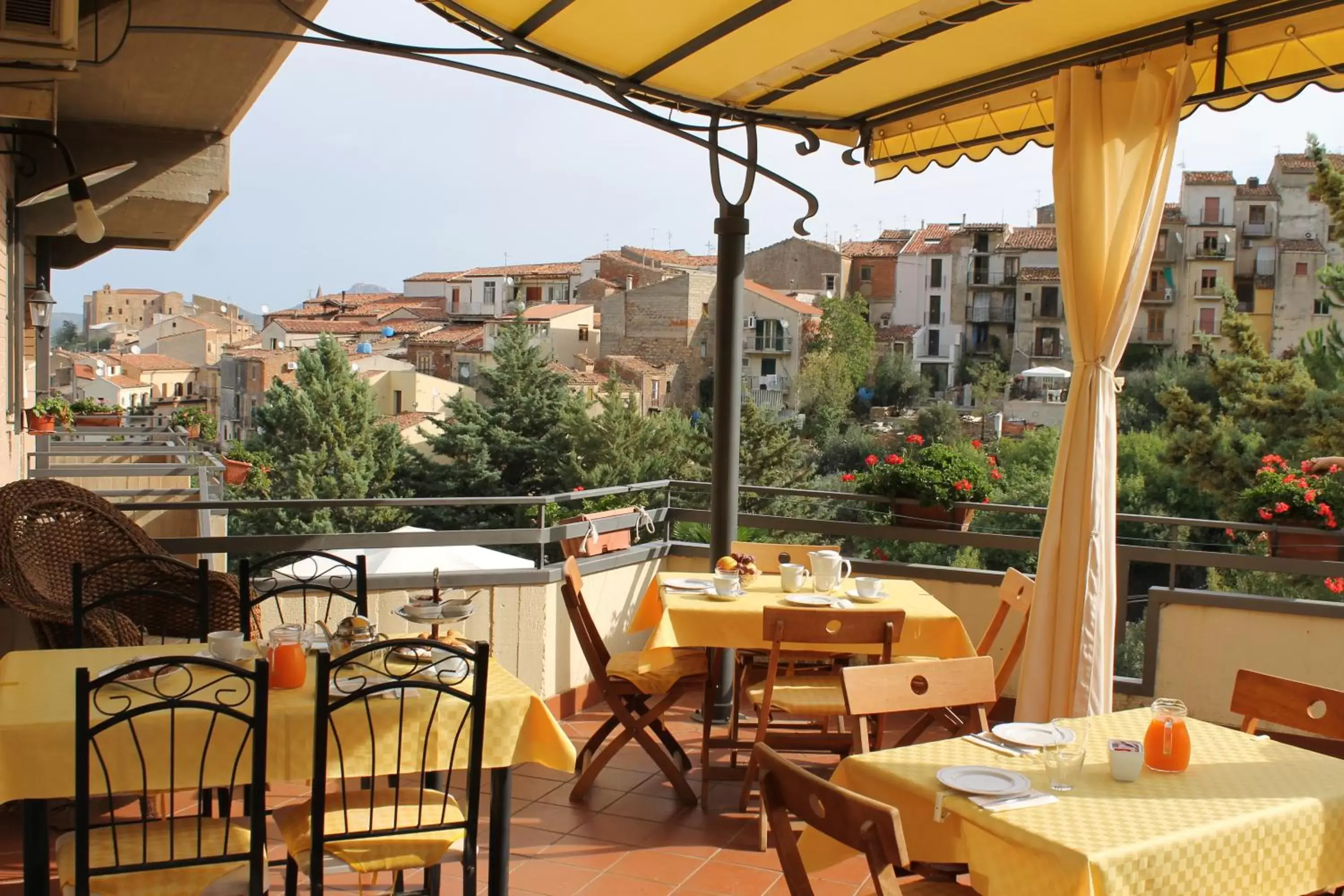 Balcony/Terrace, Restaurant/Places to Eat in B&B Villa Letizia