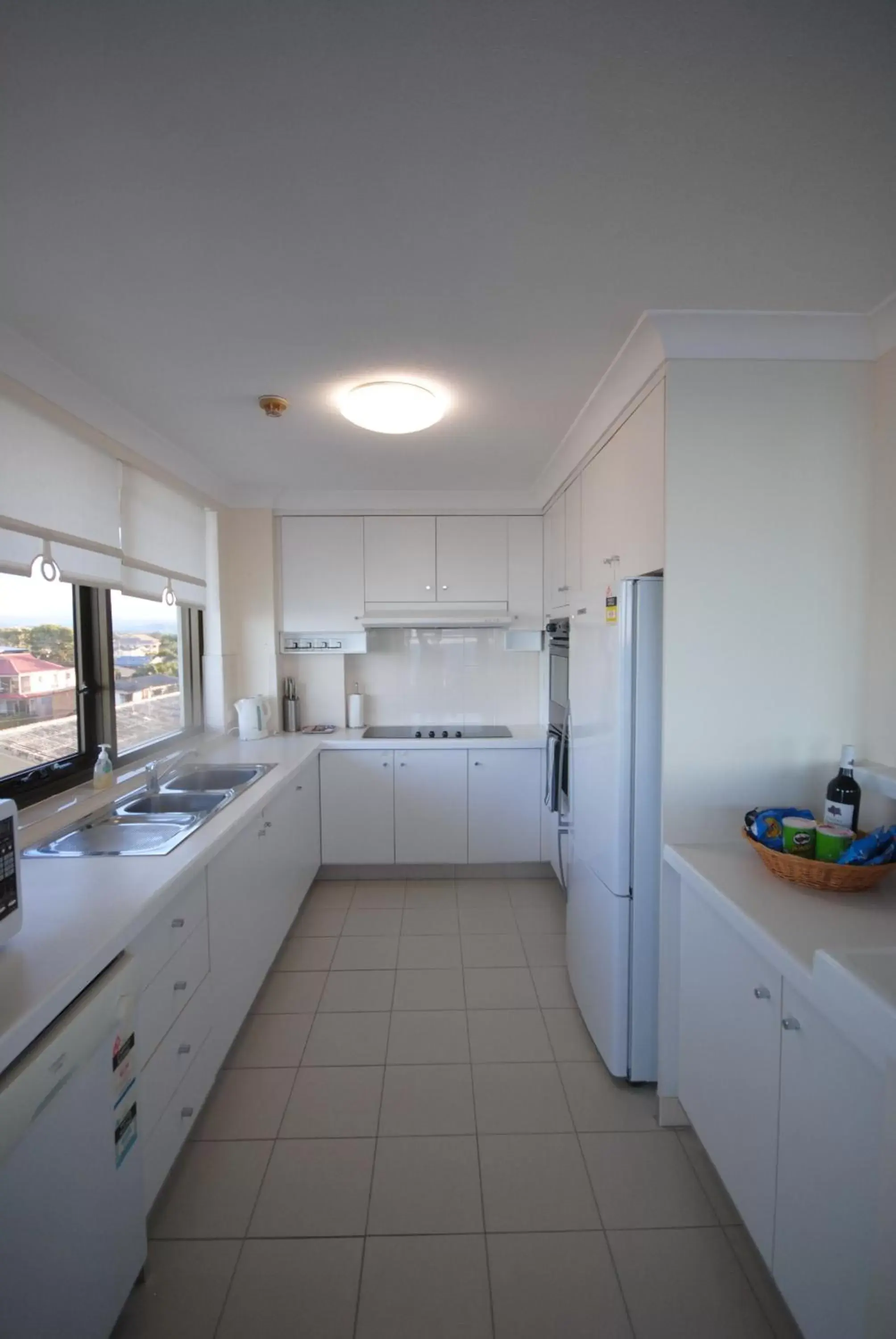 Kitchen or kitchenette, Kitchen/Kitchenette in Albatross North Apartments