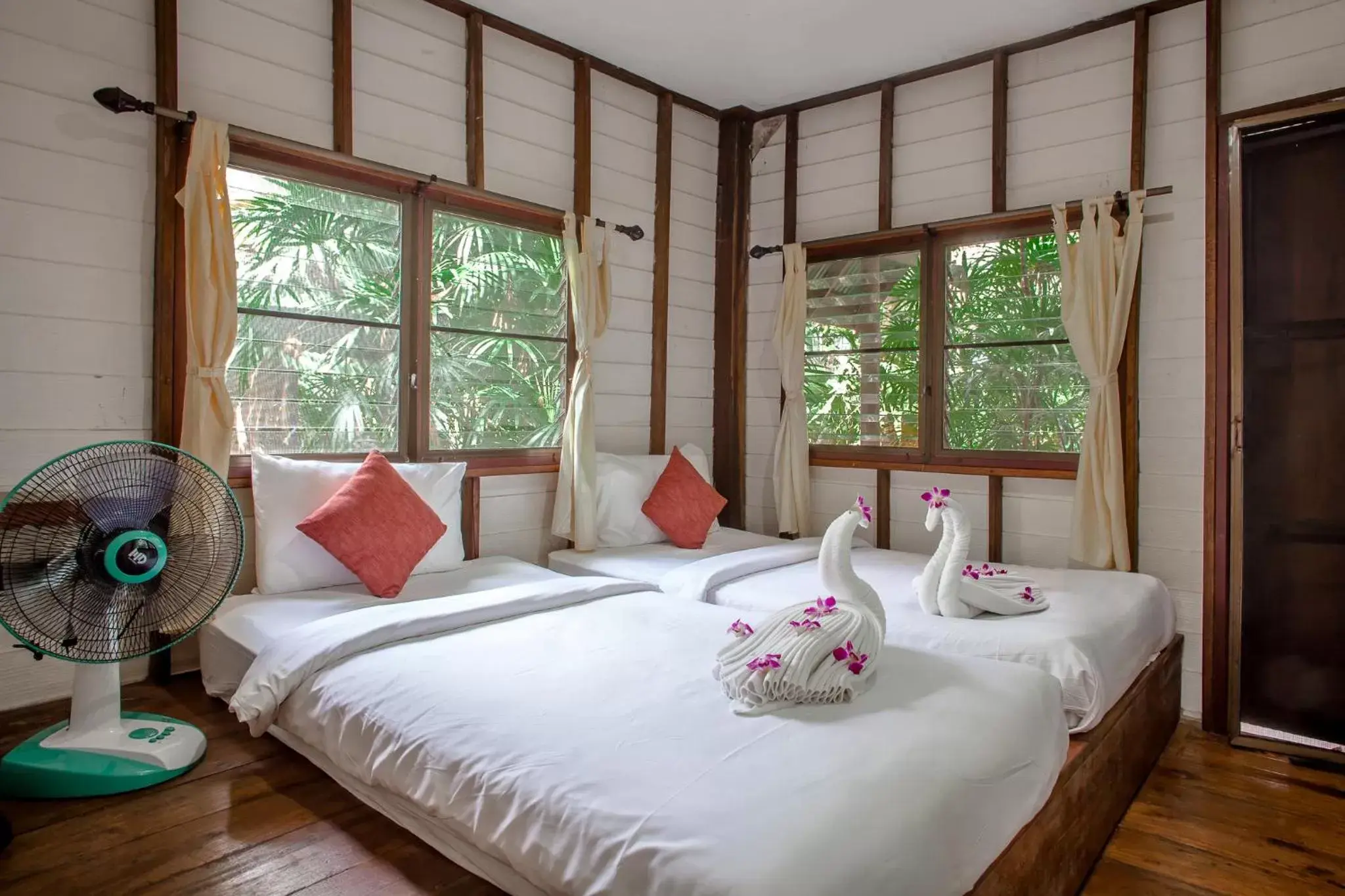 Bed in Aonang Cliff View Resort SHA Extra Plus