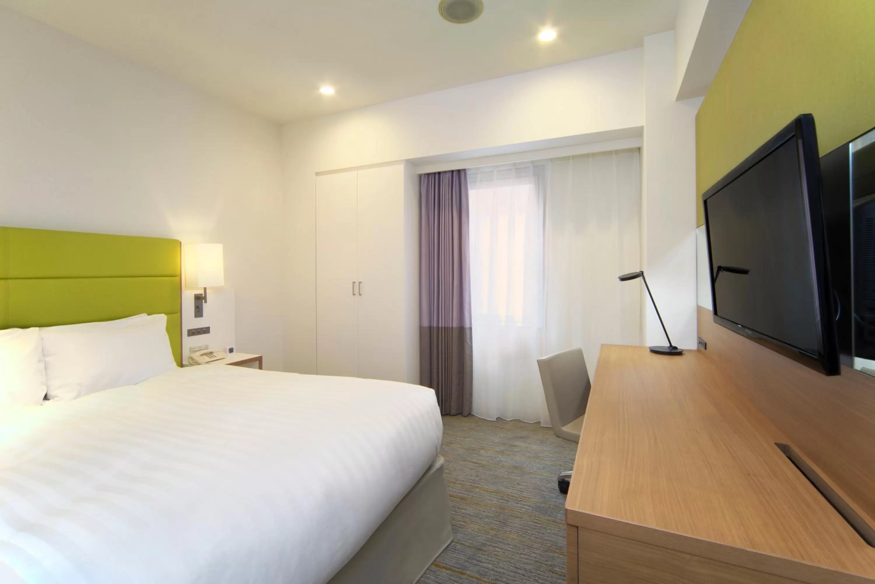 Day, Bed in ANA Holiday Inn Sapporo Susukino by IHG
