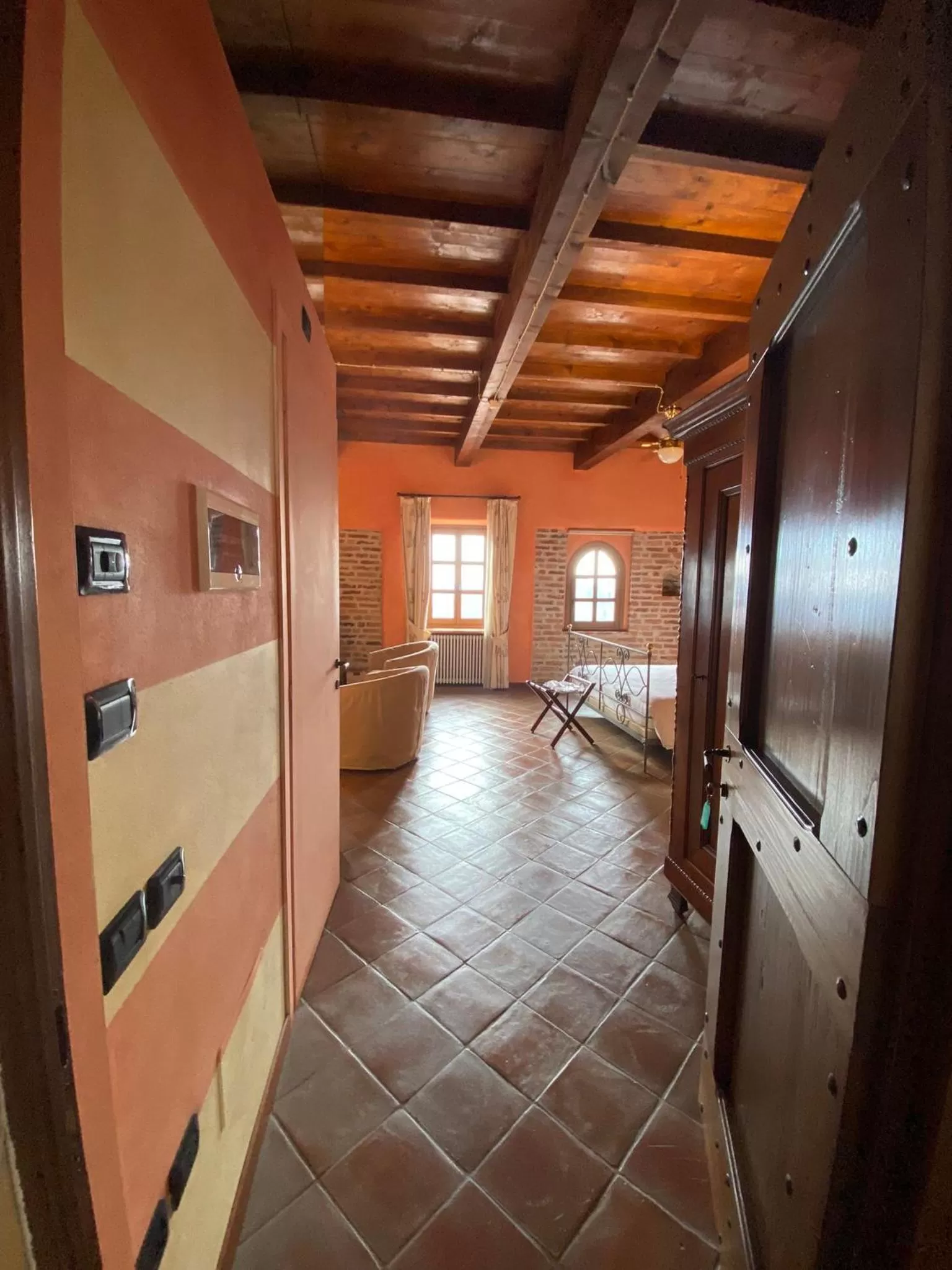 Photo of the whole room in Foresteria Ristorante Conti Roero