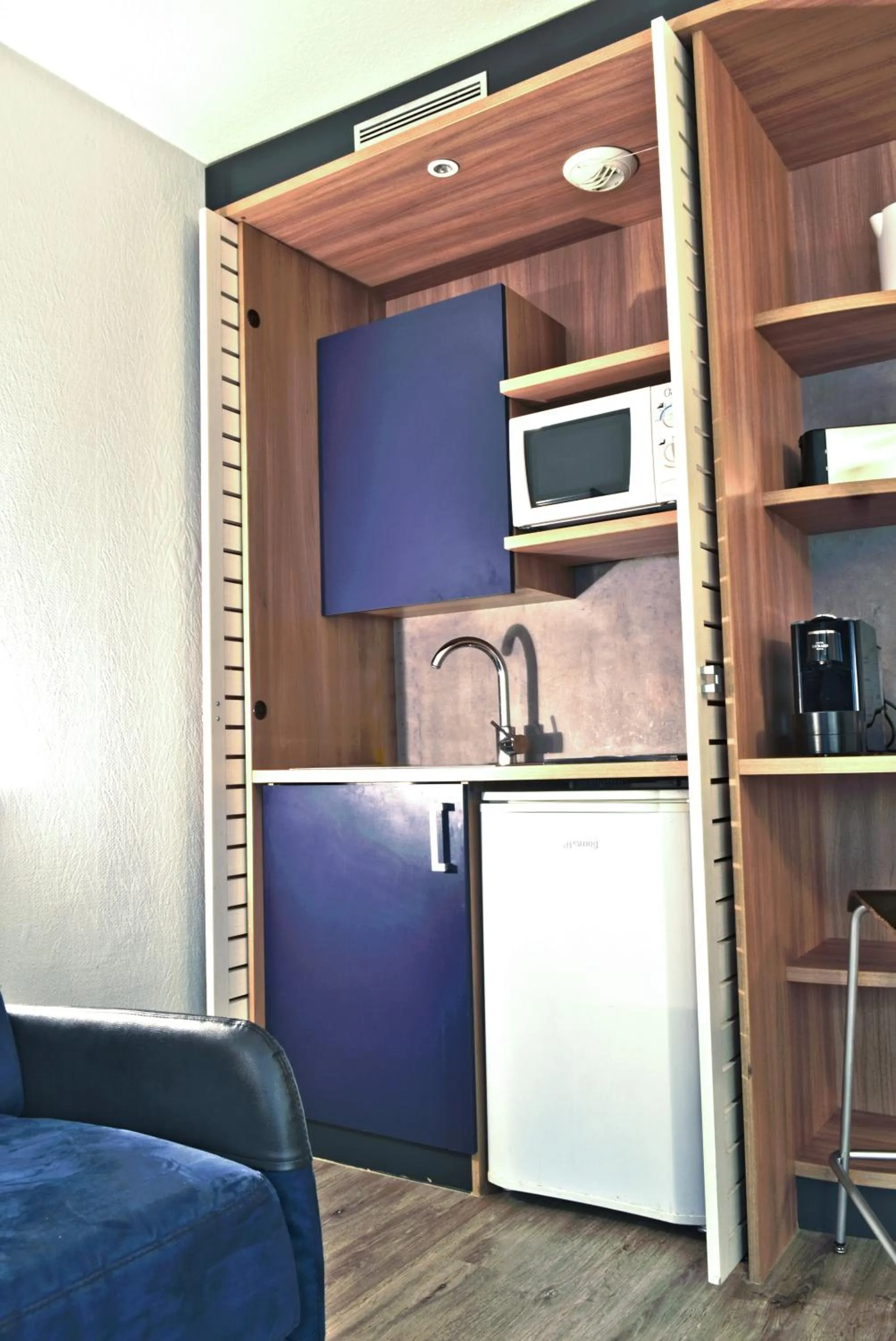 Kitchen or kitchenette in Art Hotel Paris Est