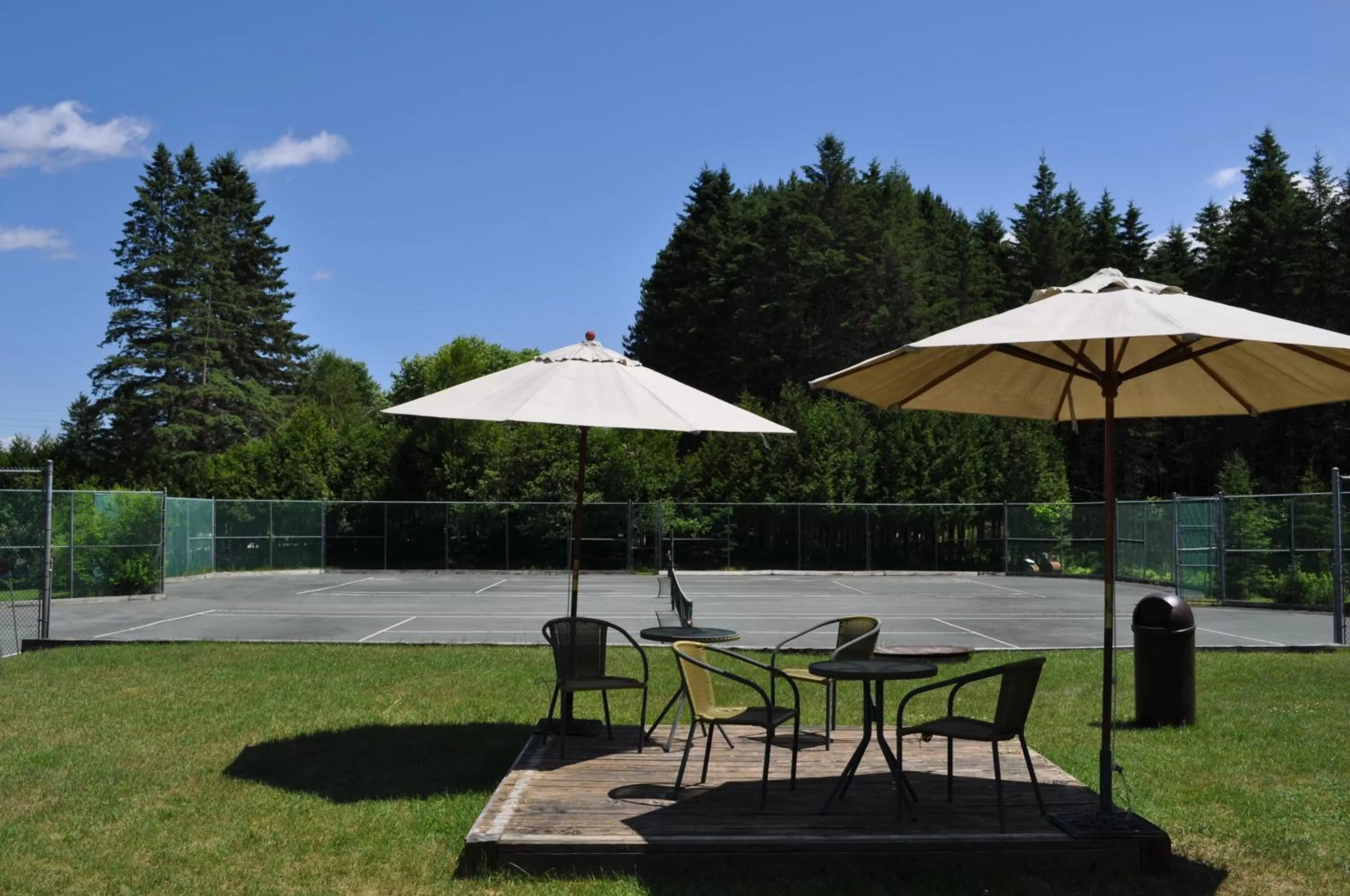 Tennis court in Le Grand Lodge Mont Tremblant