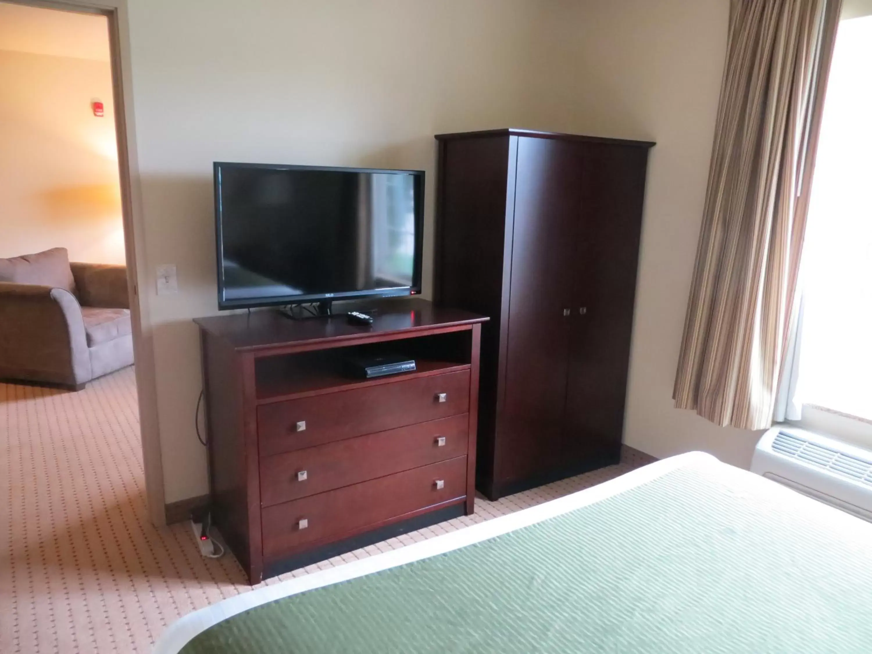 TV and multimedia, TV/Entertainment Center in Cobblestone Inn & Suites - Brillion