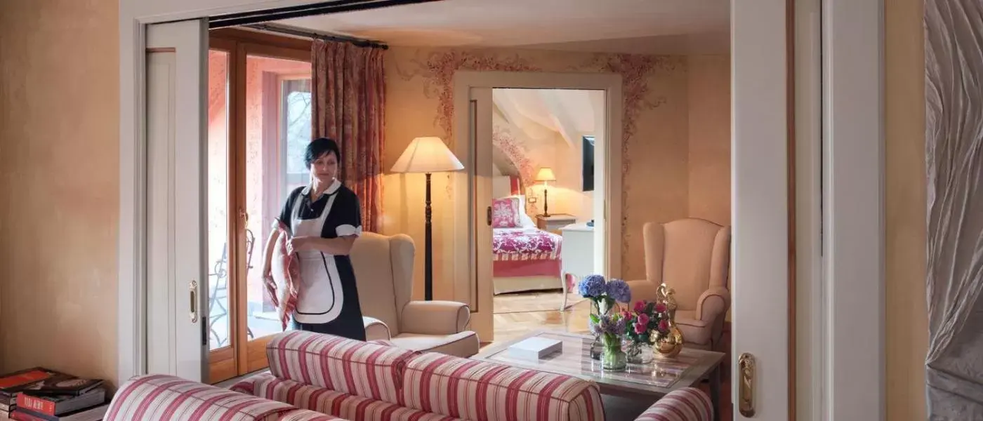 Photo of the whole room, Bed in L'Albereta Relais & Chateaux Photo of the whole room, Bed in L'Albereta Relais & Chateaux