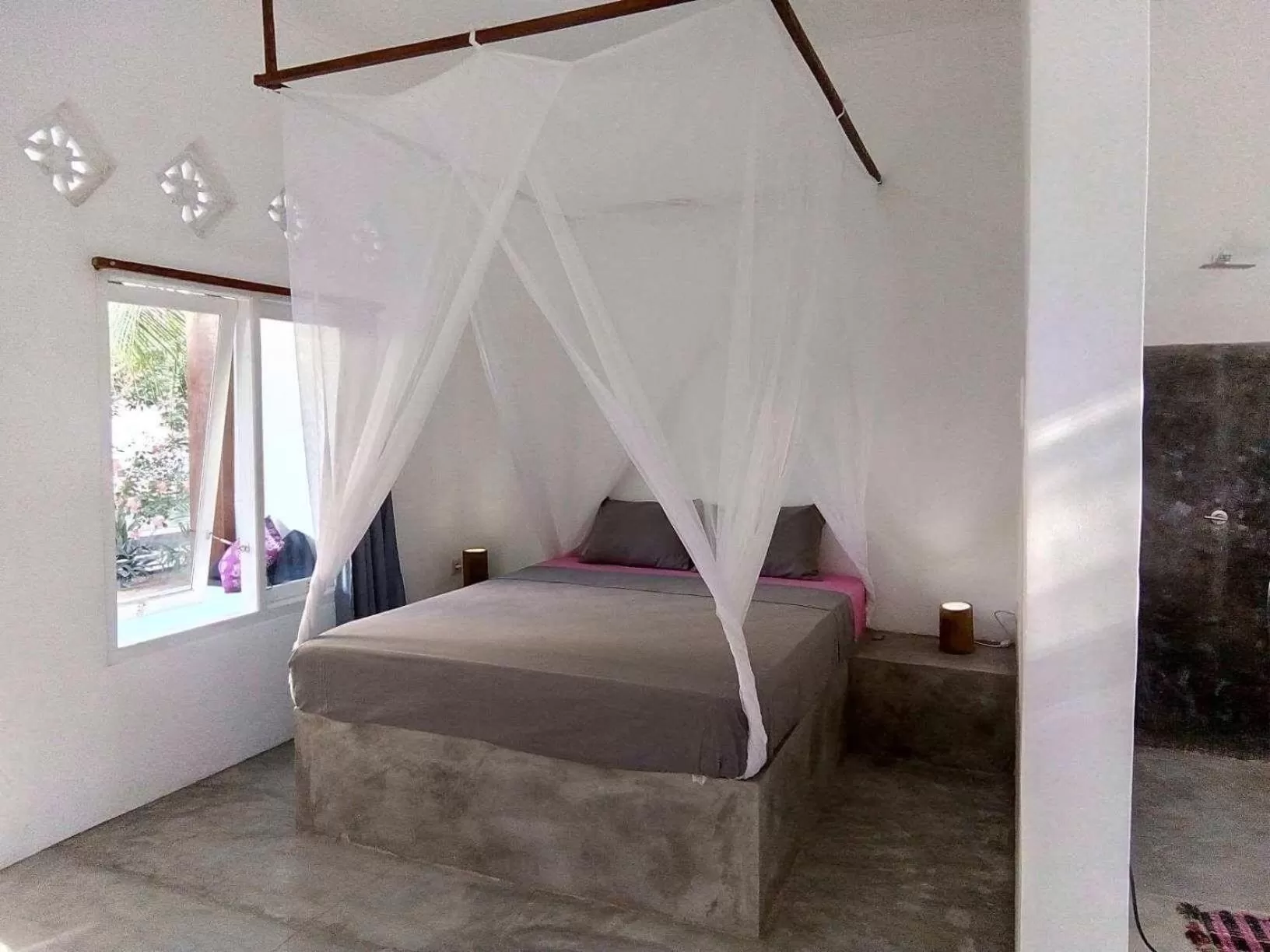 Bed in Café des Arts Gili Air