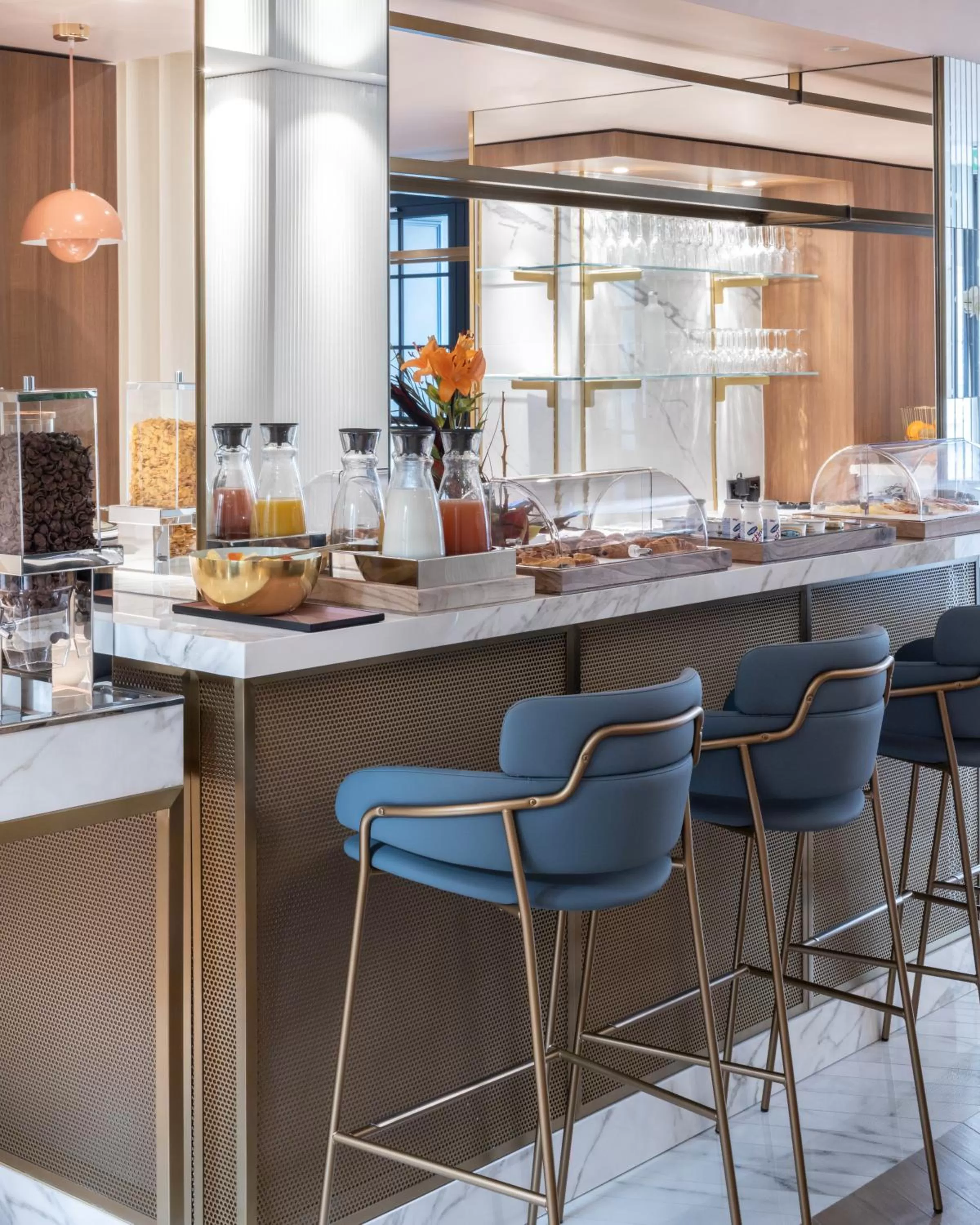 Restaurant/places to eat in Hôtel Parisianer