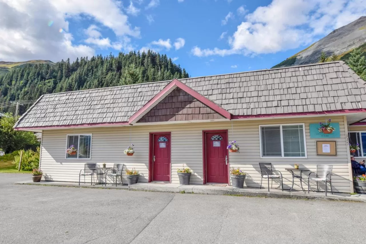 Property building in Trailhead Lodging