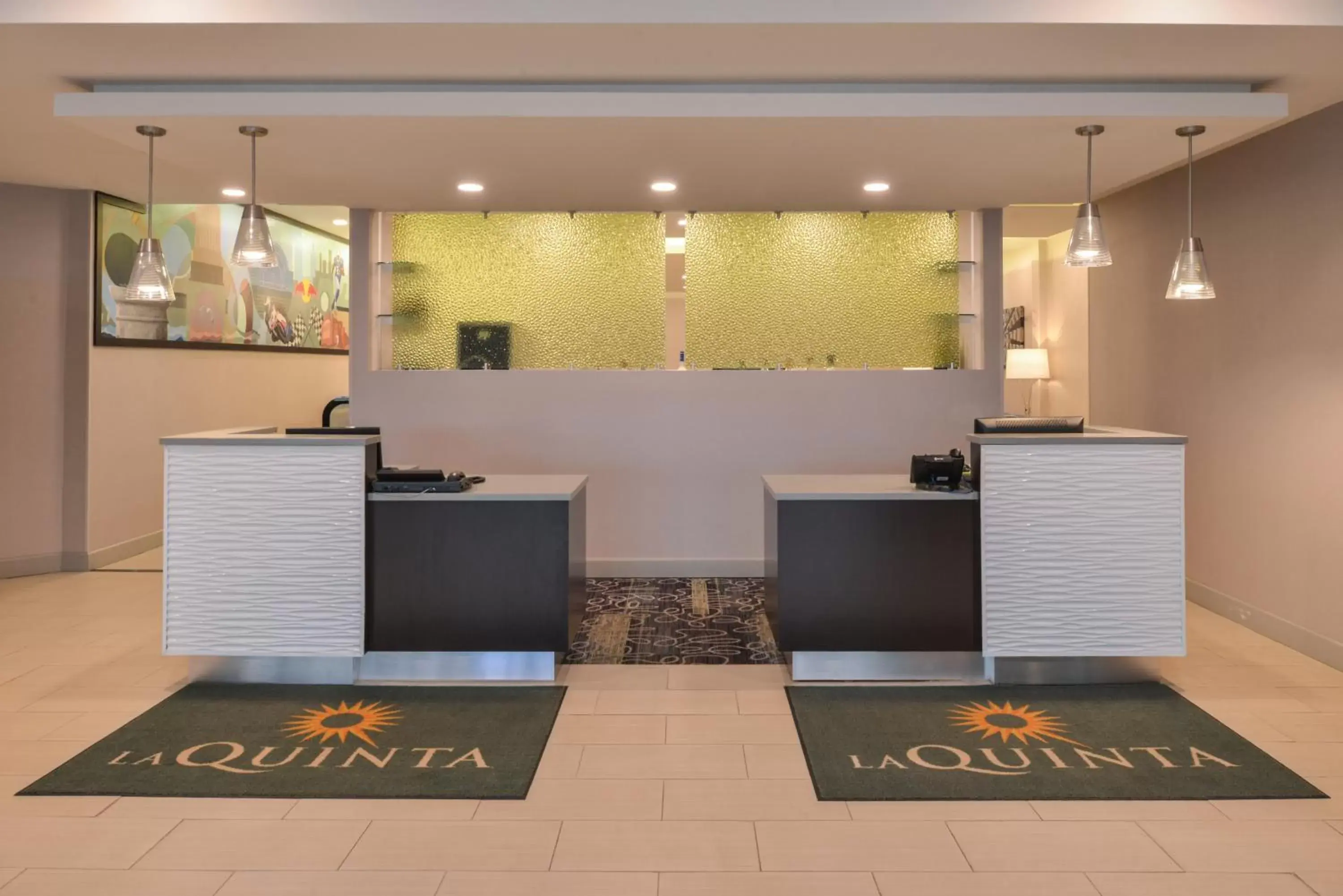 Lobby or reception in La Quinta by Wyndham Indianapolis South Lobby or reception in La Quinta by Wyndham Indianapolis South