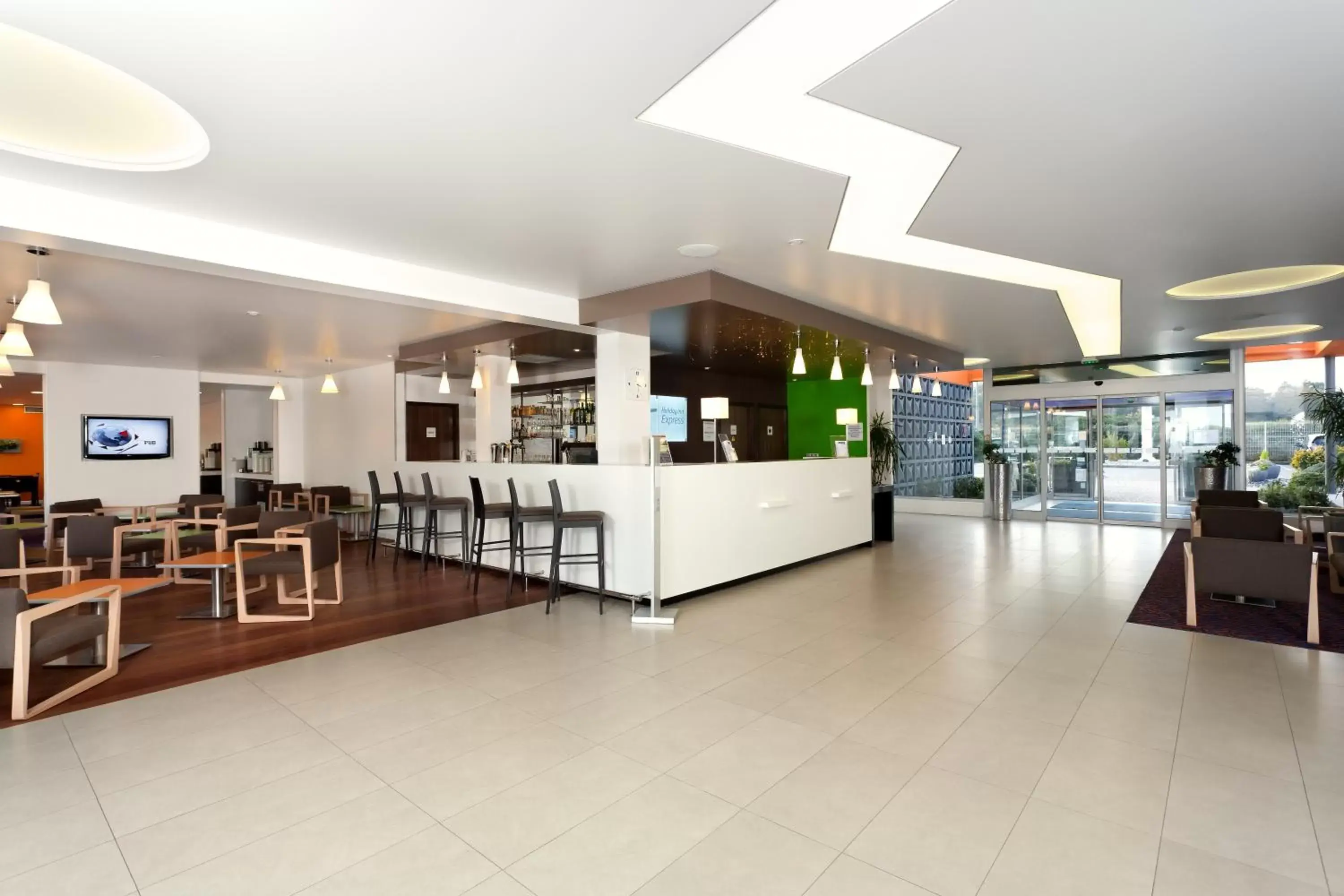Lobby or reception in Holiday Inn Express Strasbourg - Sud, an IHG Hotel