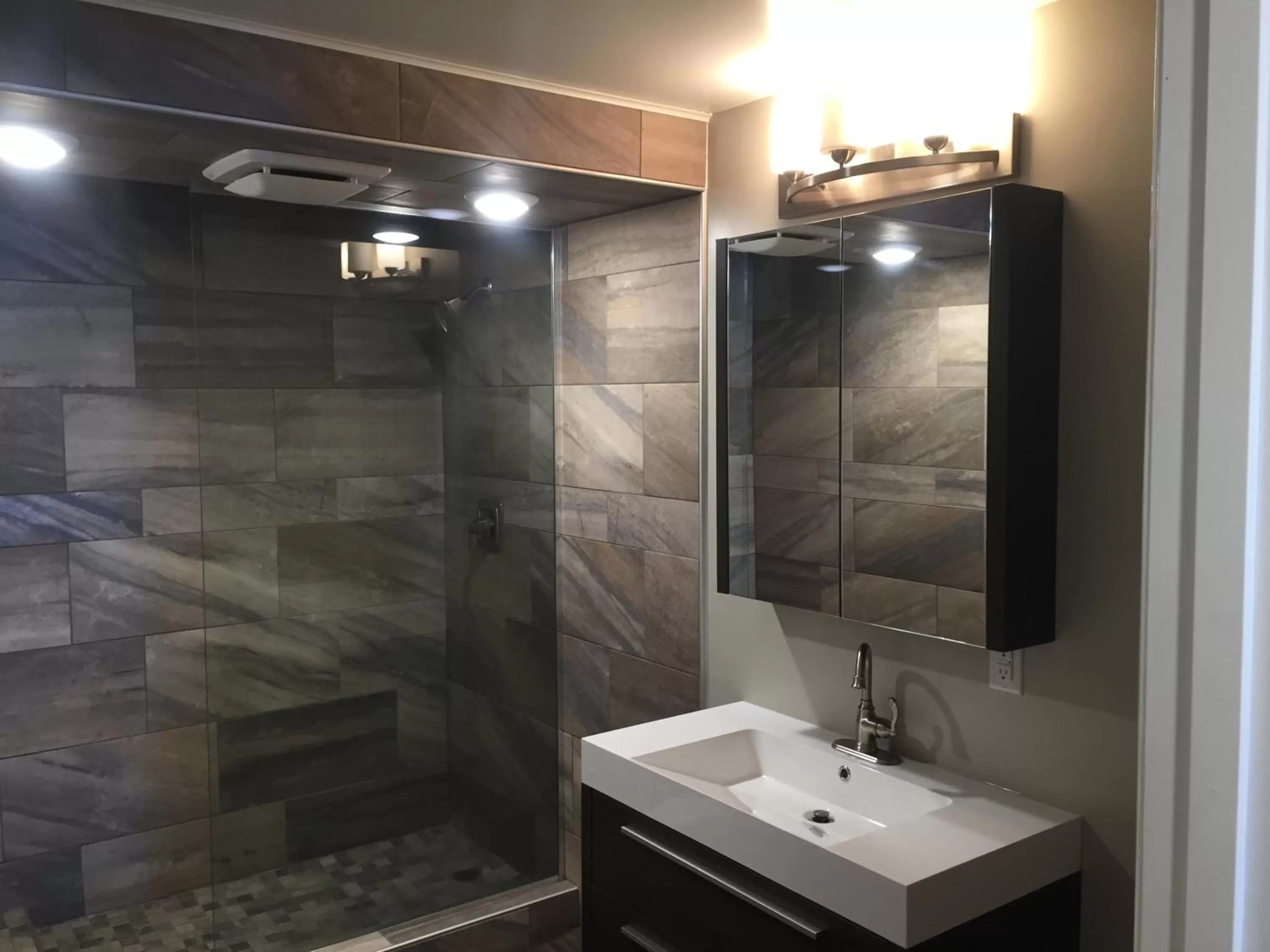 Bathroom in Howey Bay Motel