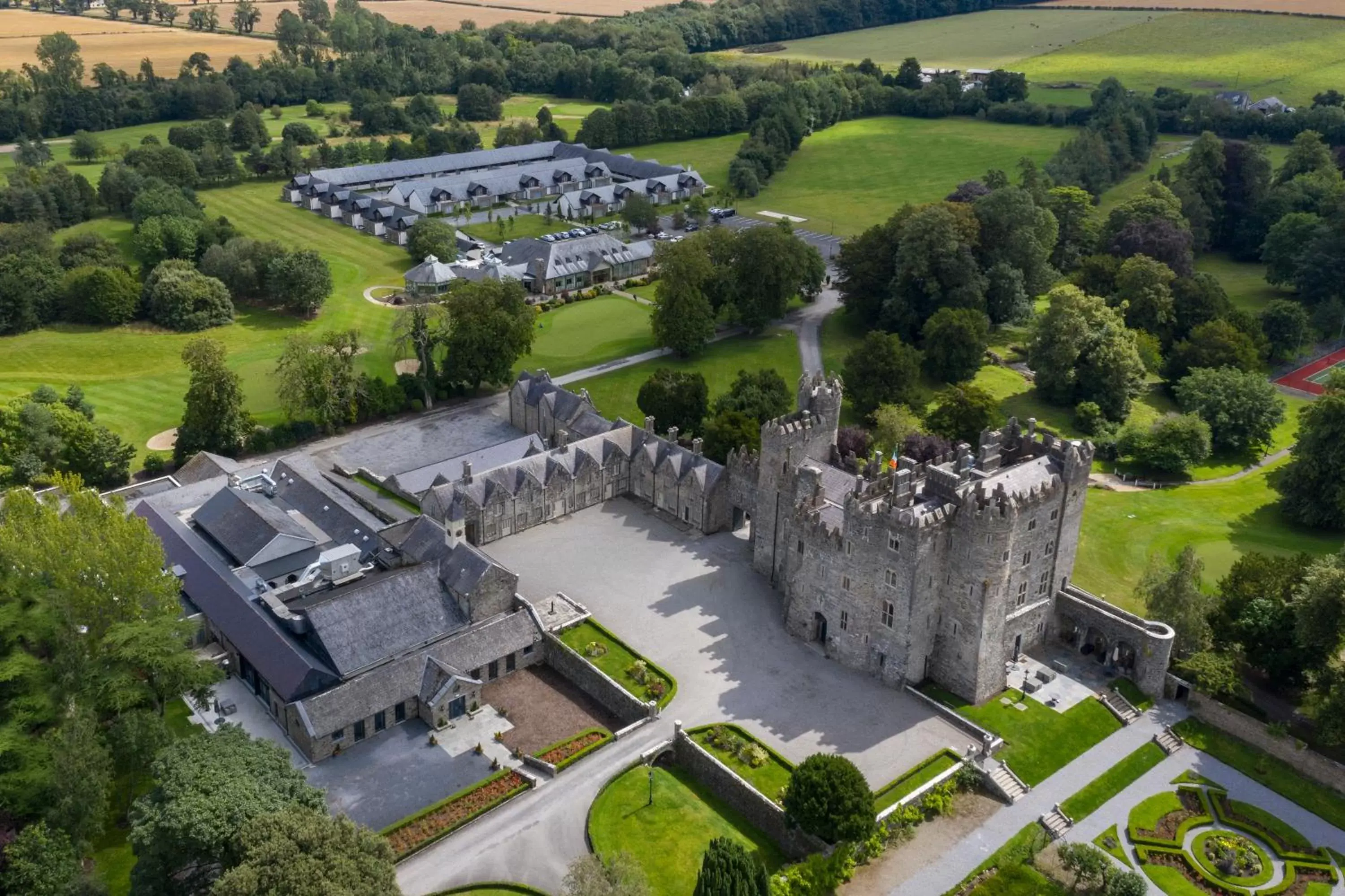 Bird's eye view, Bird's-eye View in Kilkea Castle