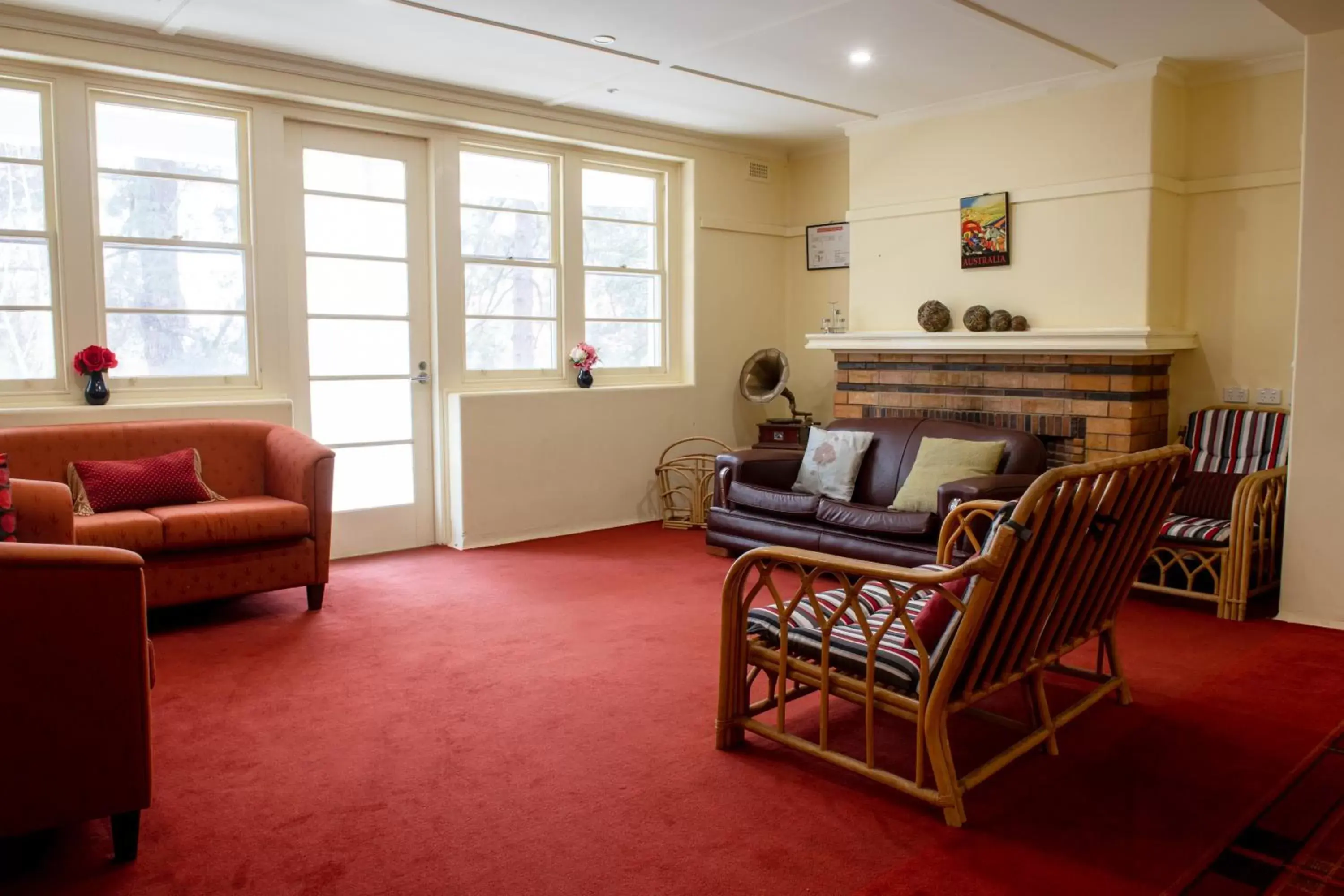 Seating Area in Linaker Art Deco Motel