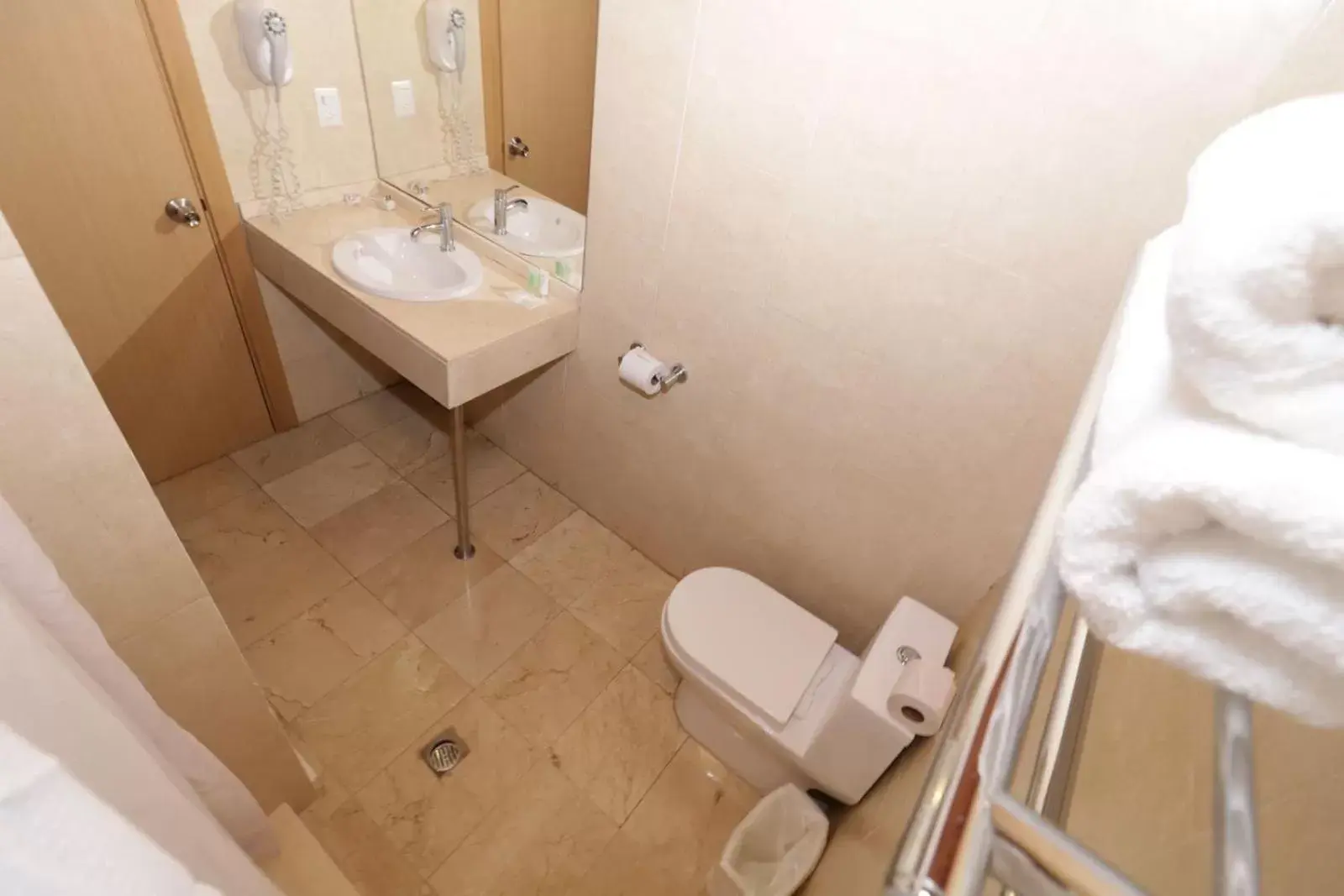 Toilet, Bathroom in Hotel Faranda Guayacanes