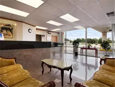 Day, Lobby/Reception in Super 8 by Wyndham Dover