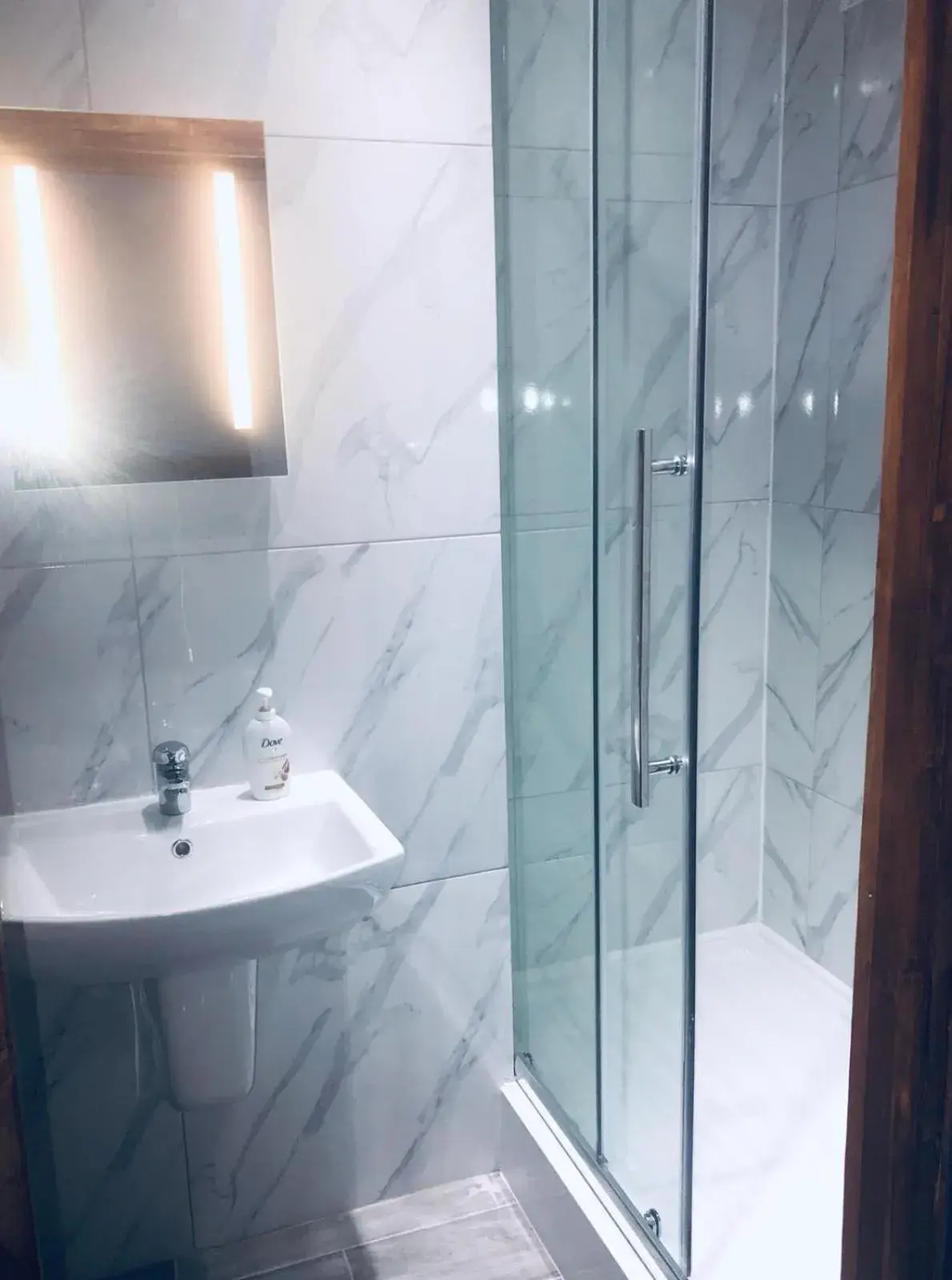 Shower, Bathroom in The Six Bells Hotel