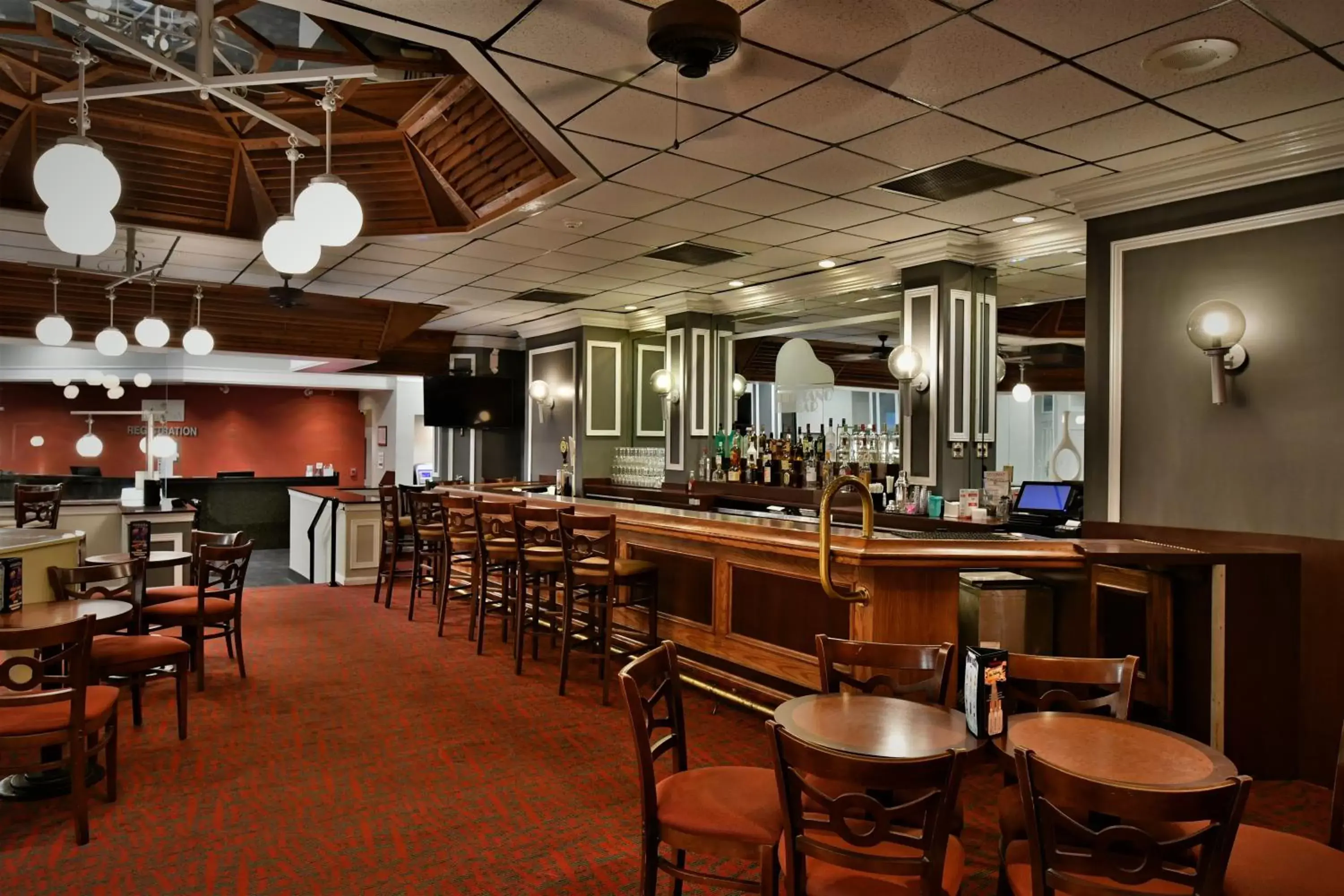 Lounge or bar, Lounge/Bar in Ramada by Wyndham Jacksonville Hotel & Conference Center