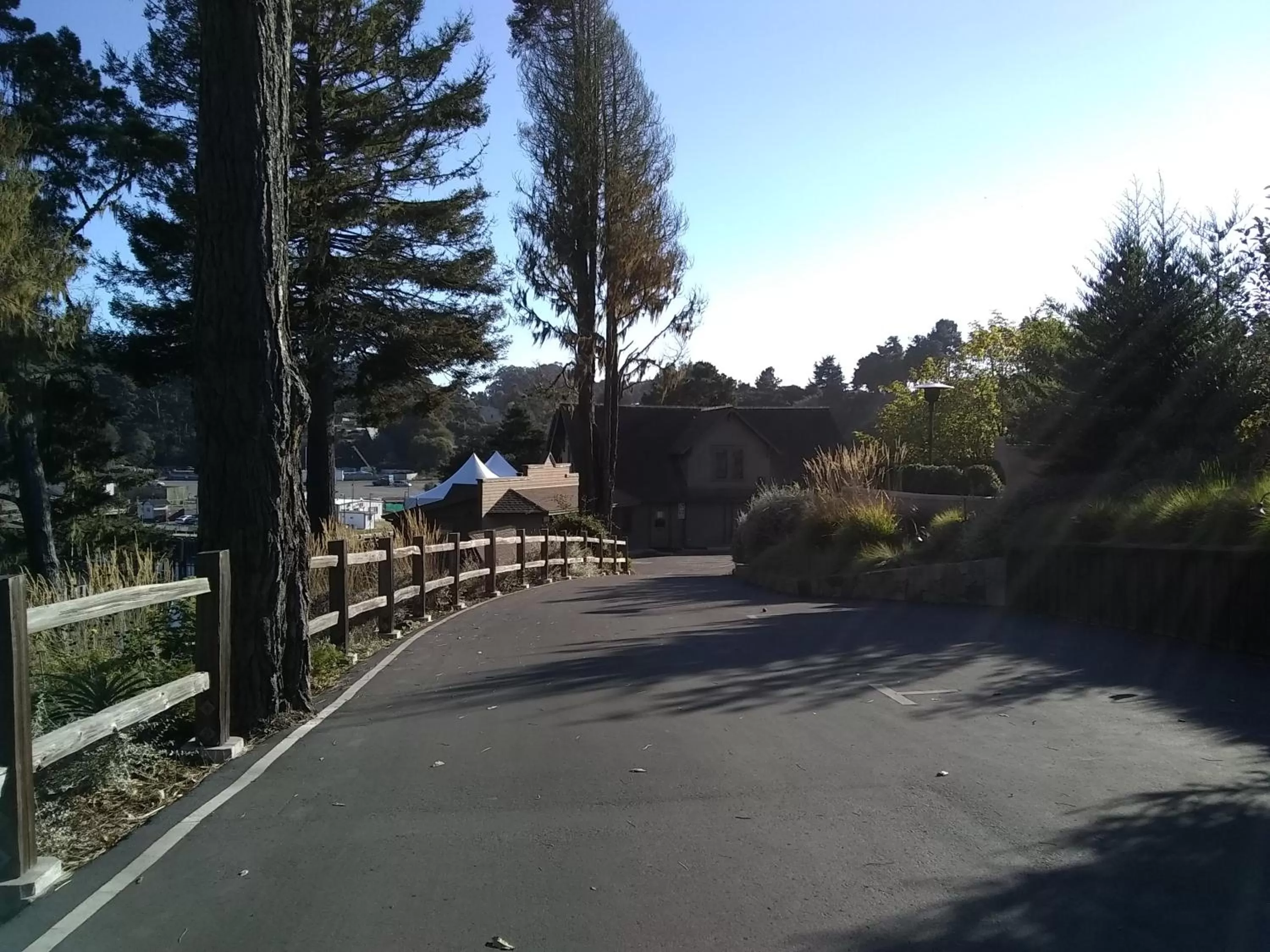 Facade/entrance in Noyo Harbor Inn