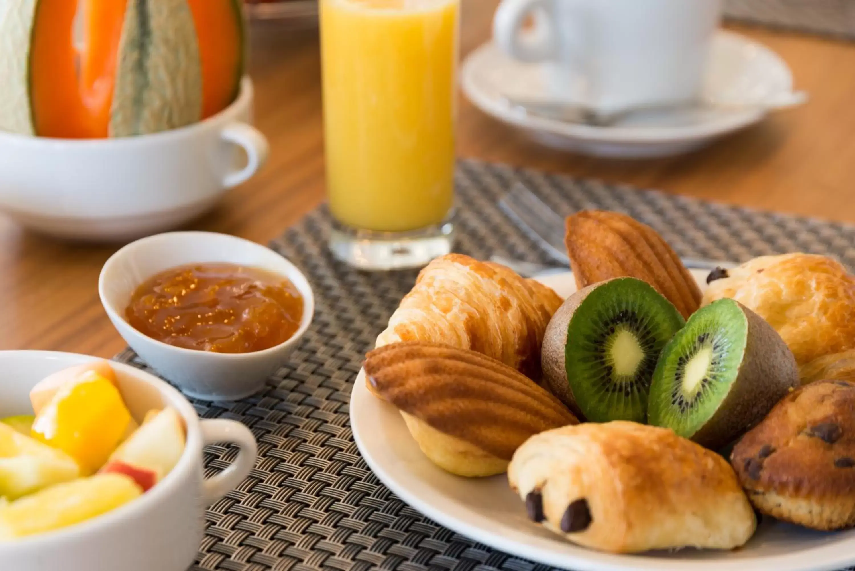 Food and drinks, Breakfast in The Originals City, Hôtel Ecoparc, Montpellier Est (Inter-Hotel)