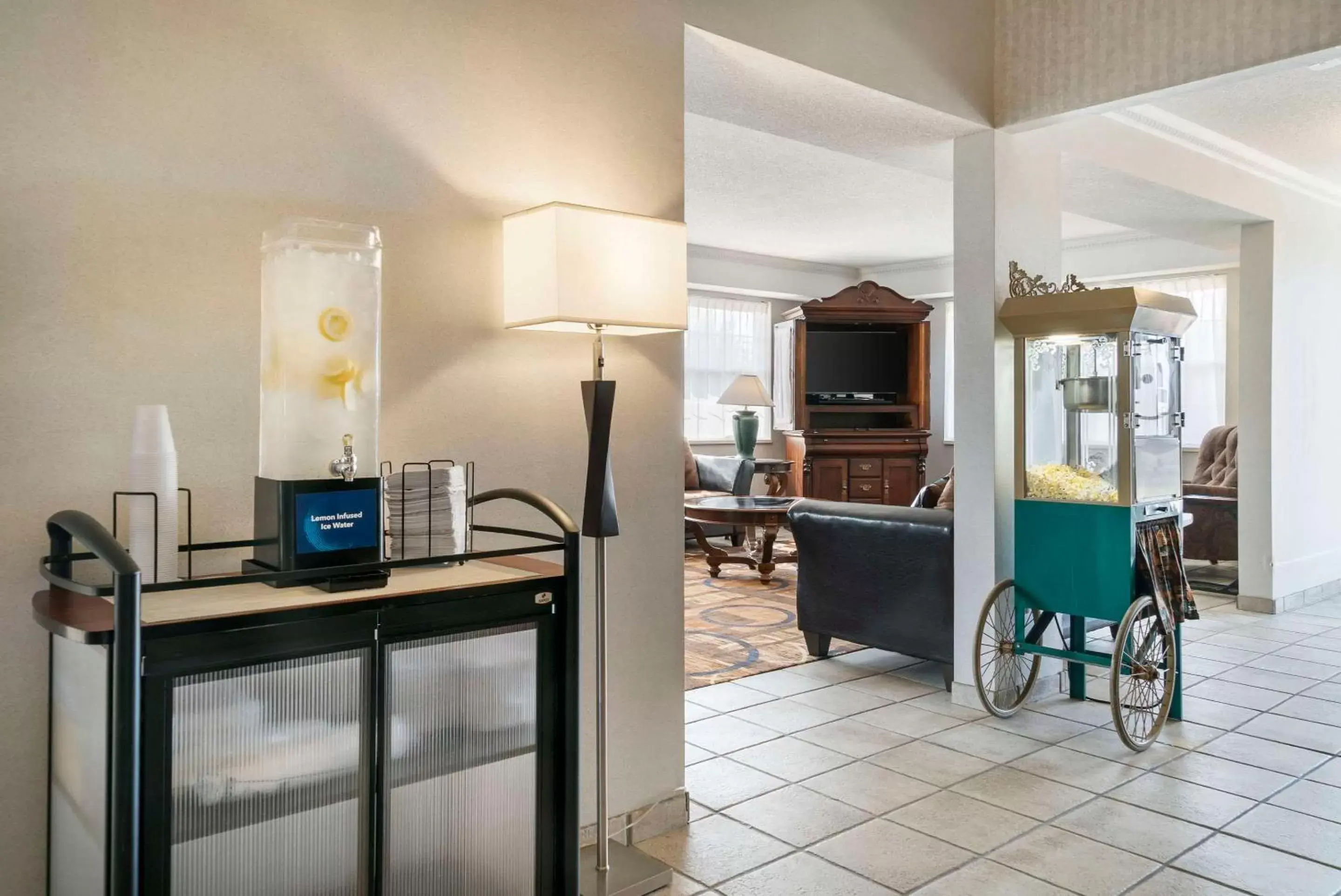 Lobby or reception, Kitchen/Kitchenette in Quality Inn & Suites